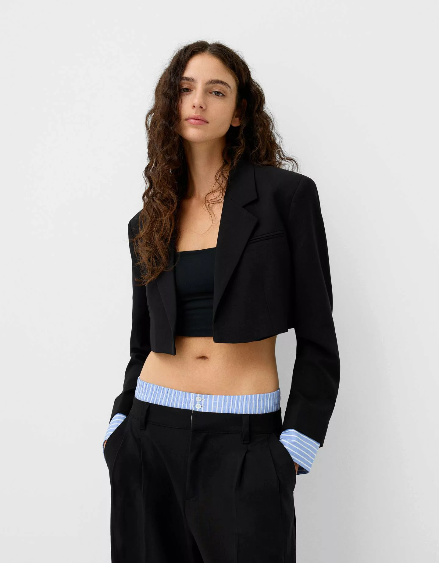 Bershka Cropped Blazer Mit Kontrasten Damen S Schwarz günstig online kaufen