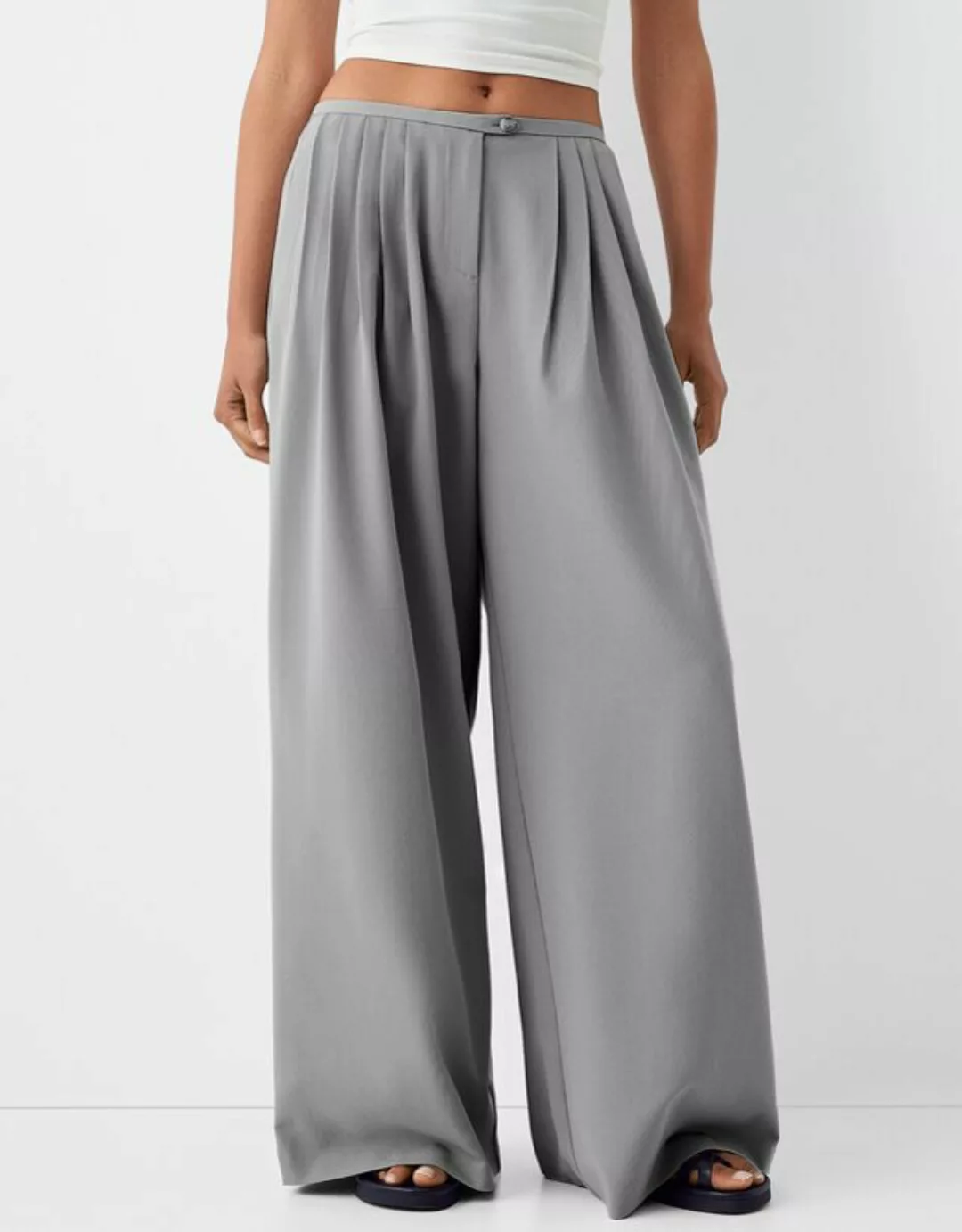 Bershka Wide-Leg-Tailoring-Hose Mit Falten Damen 40 Grau günstig online kaufen