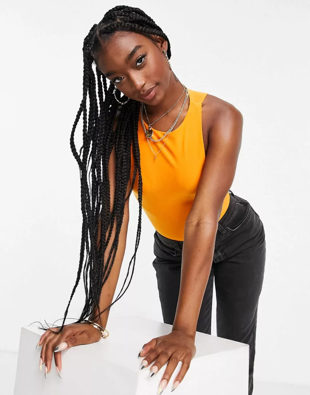 Missy Empire – Not So Basic – Exklusiver Body mit Racerback in Orange günstig online kaufen