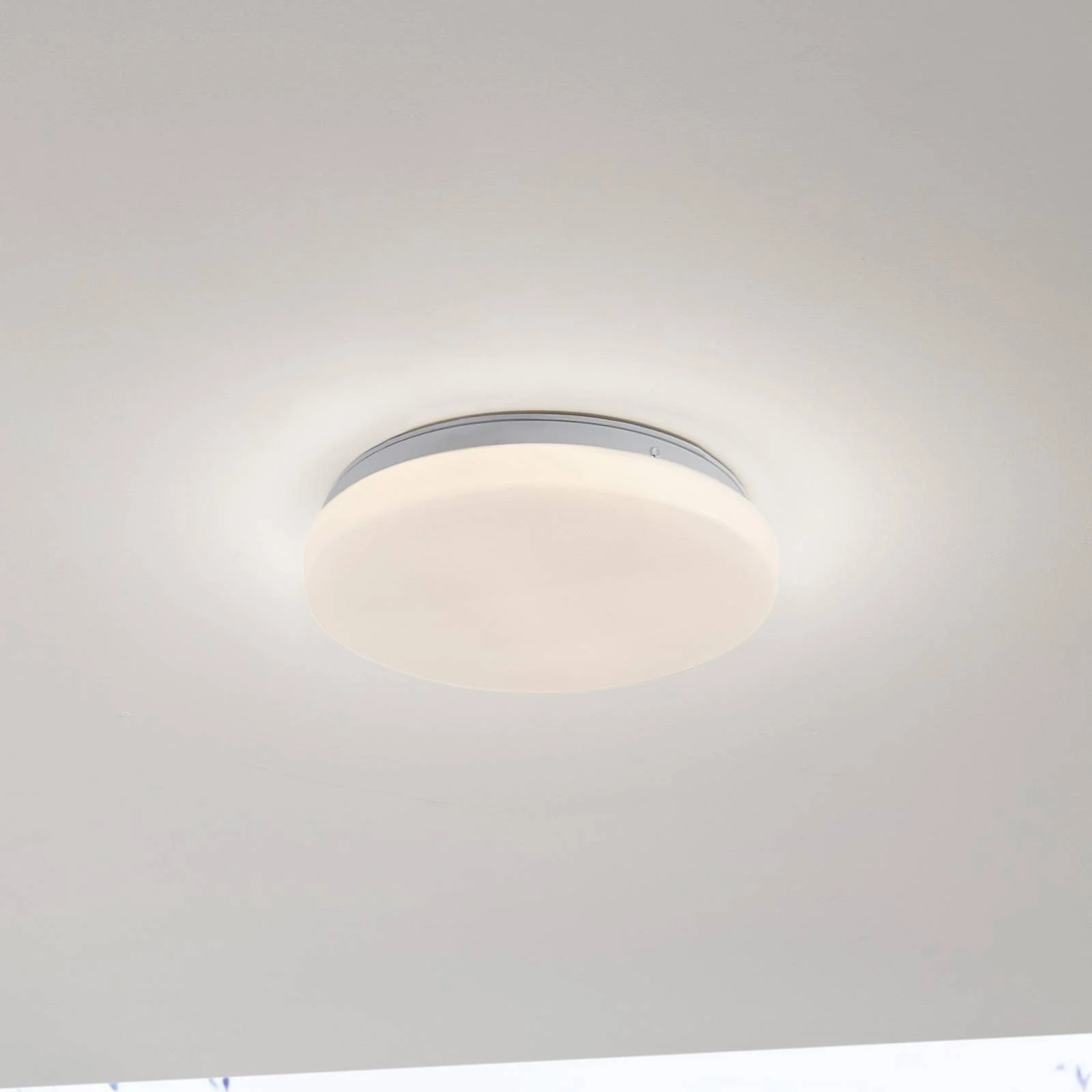 Lindby LED-Außendeckenleuchte Kirkola, 3000 K, Ø 26 cm, weiß günstig online kaufen