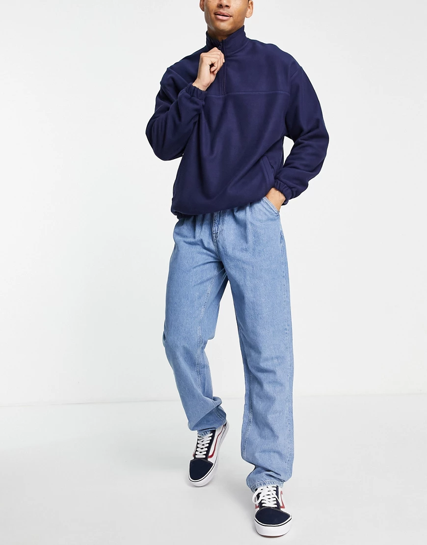 ASOS DESIGN – Jeans in mittelblauer Waschung mit geradem Schnitt und Bundfa günstig online kaufen