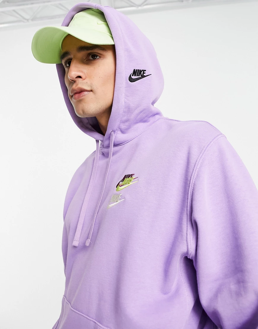 Nike – Essential – Fleece-Kapuzenpullover mit mehreren Logos in Flieder-Lil günstig online kaufen