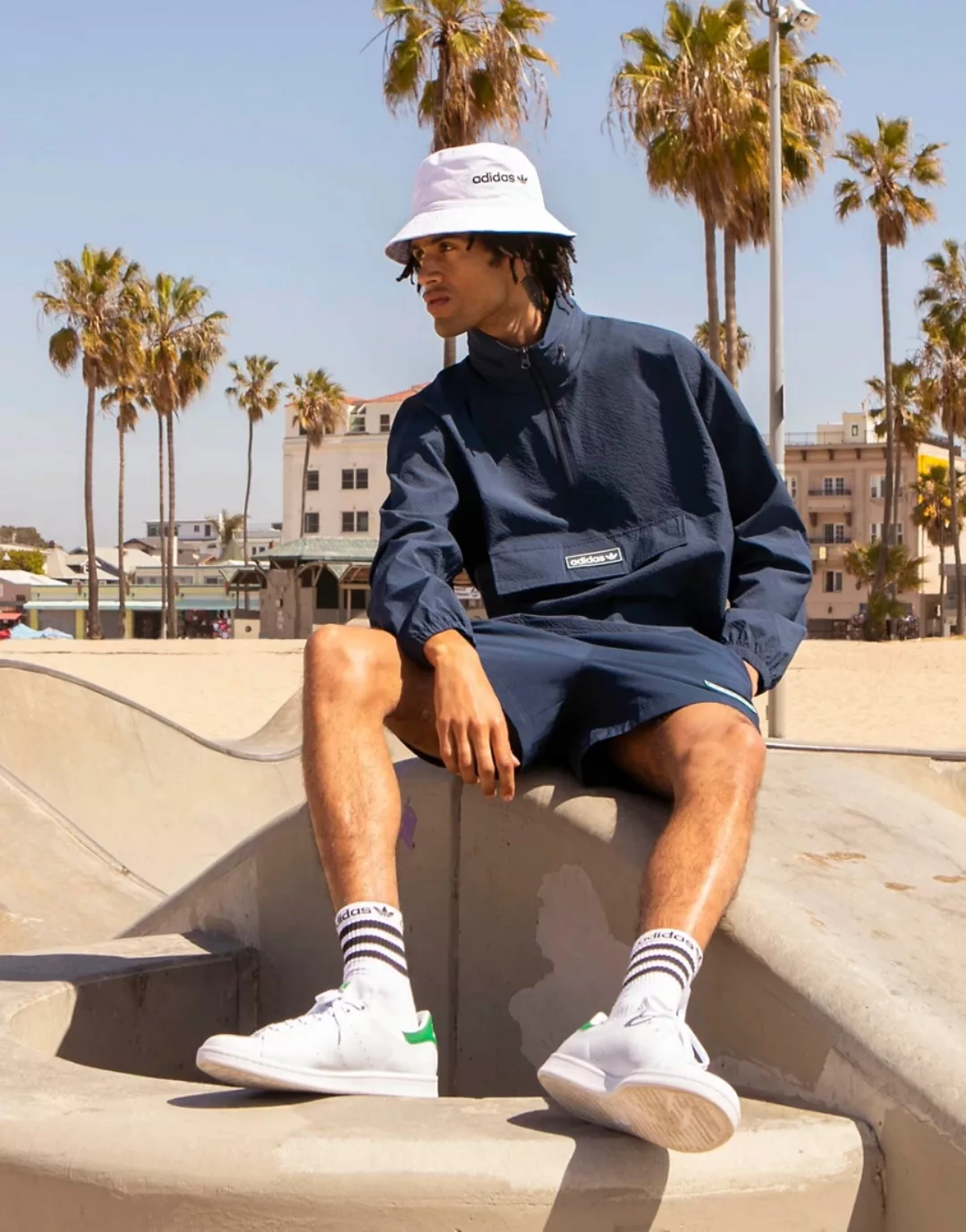 adidas Originals – Summer Club – Seersucker-Windjacke in Marineblau mit kur günstig online kaufen