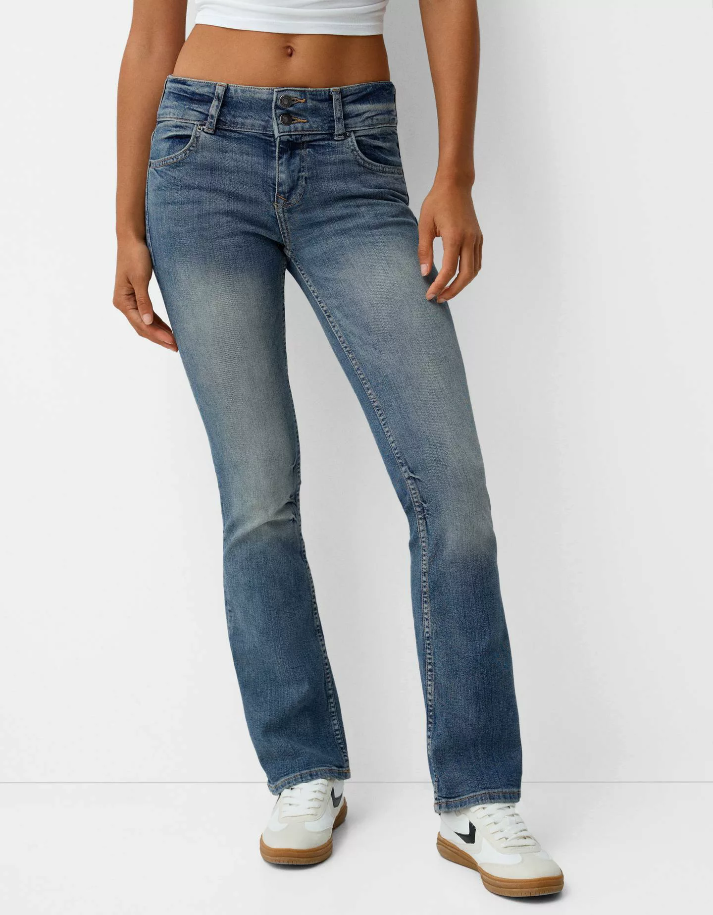 Bershka Low Waist Bootcut-Jeans Damen 38 Ausgewaschenes Blau günstig online kaufen