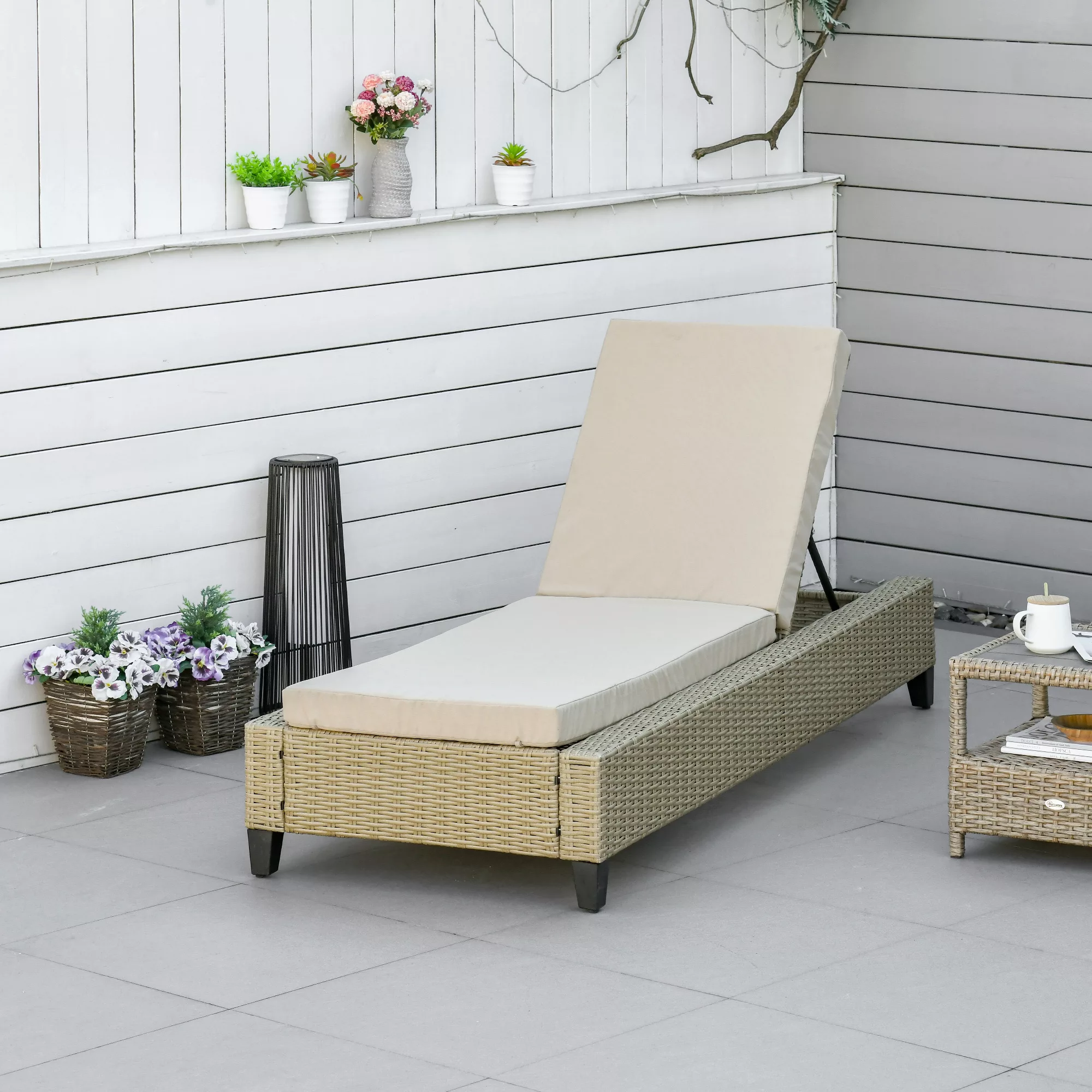 Outsunny Gartenliege Polyrattan Sonnenliege mit Kissen 5-stufig verstellbar günstig online kaufen