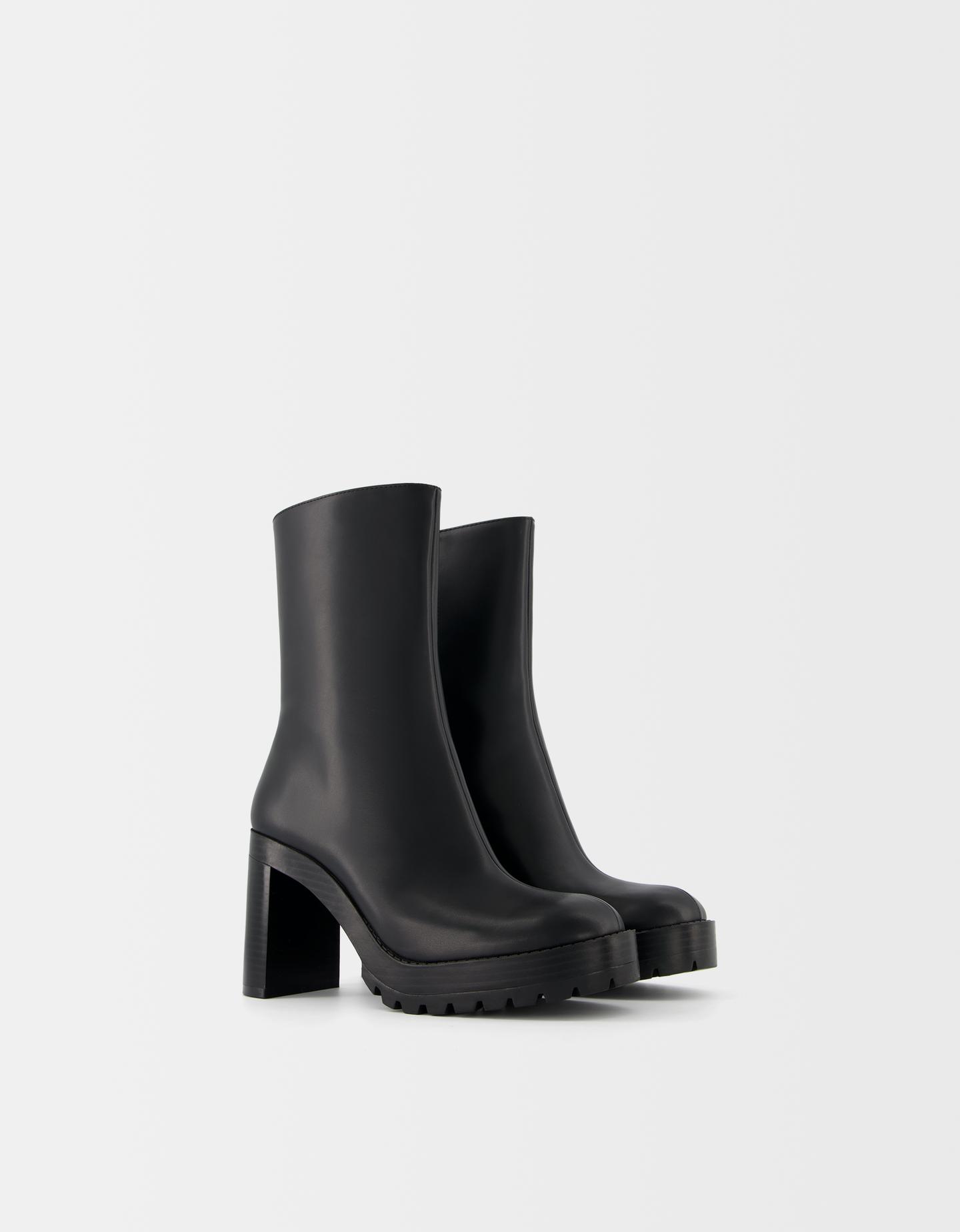 Bershka Absatzstiefeletten Mit Profilsohle Damen 37 Schwarz günstig online kaufen