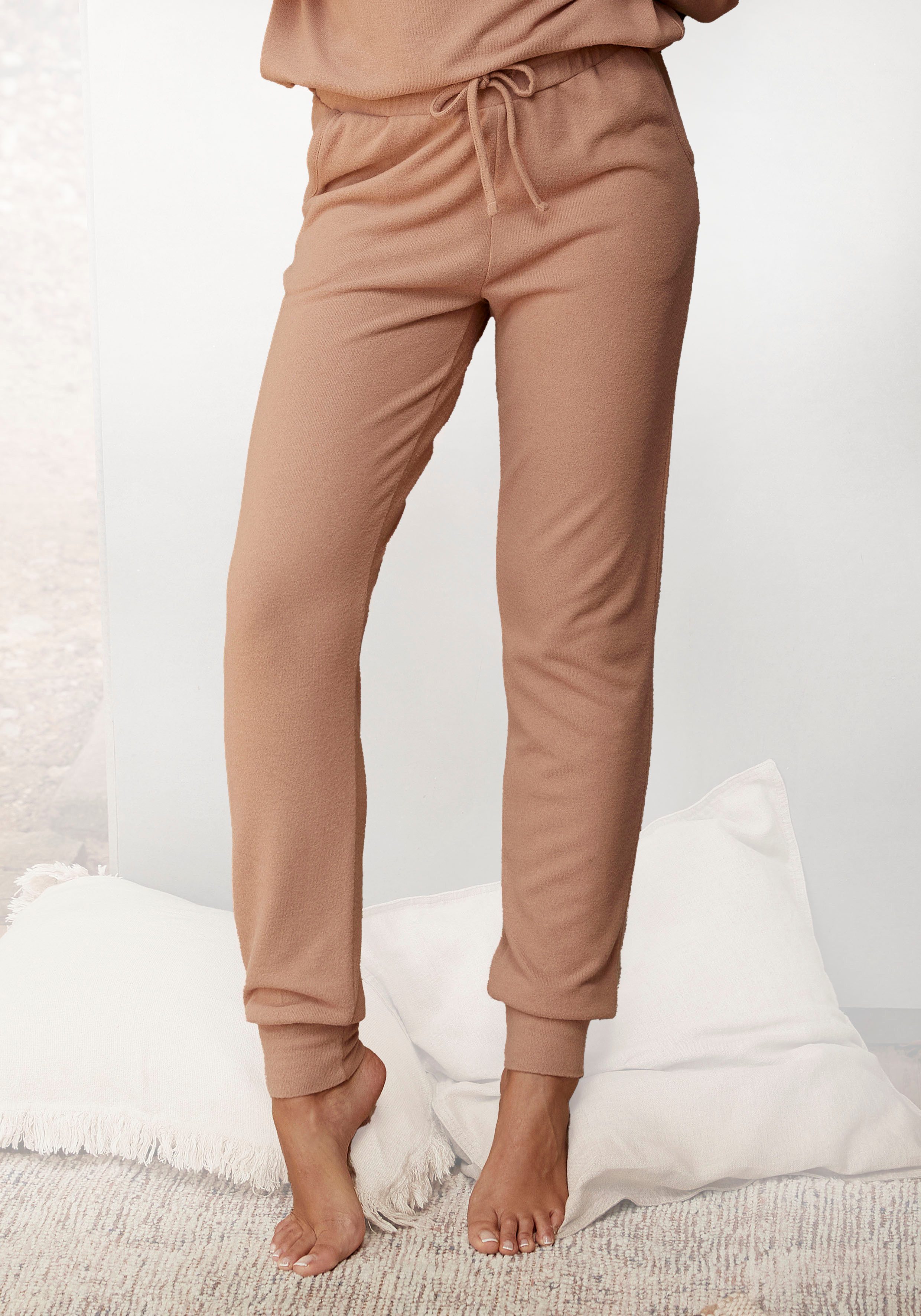 LASCANA Loungehose, Relaxhose mit seitlichen Taschen günstig online kaufen