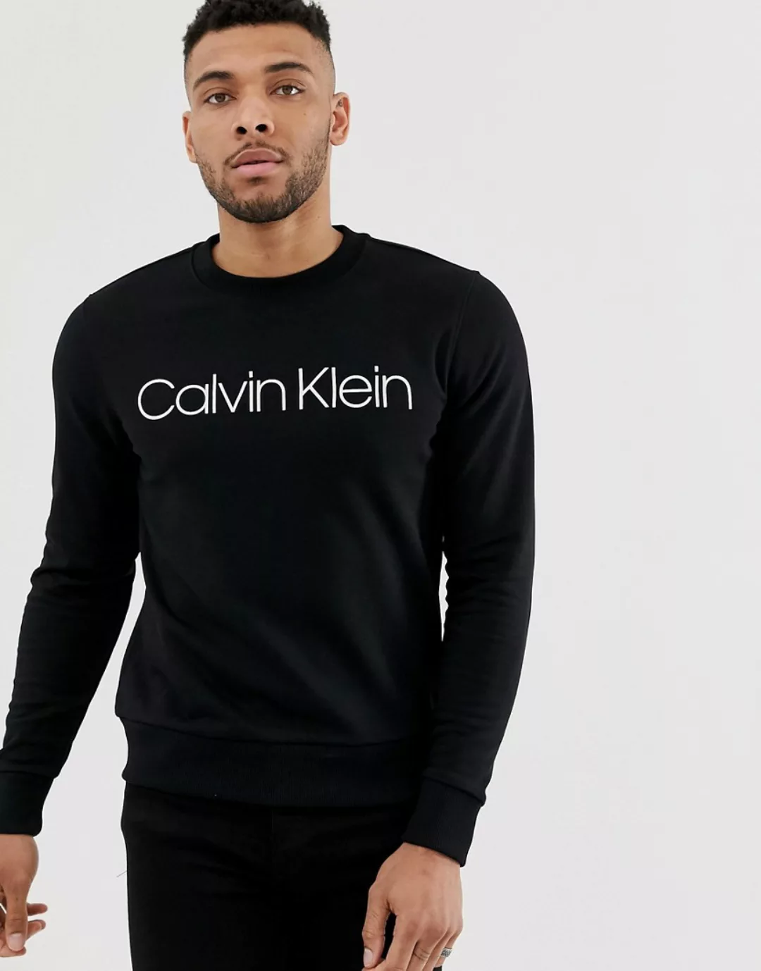 Calvin Klein – Sweatshirt mit Logo in Schwarz günstig online kaufen