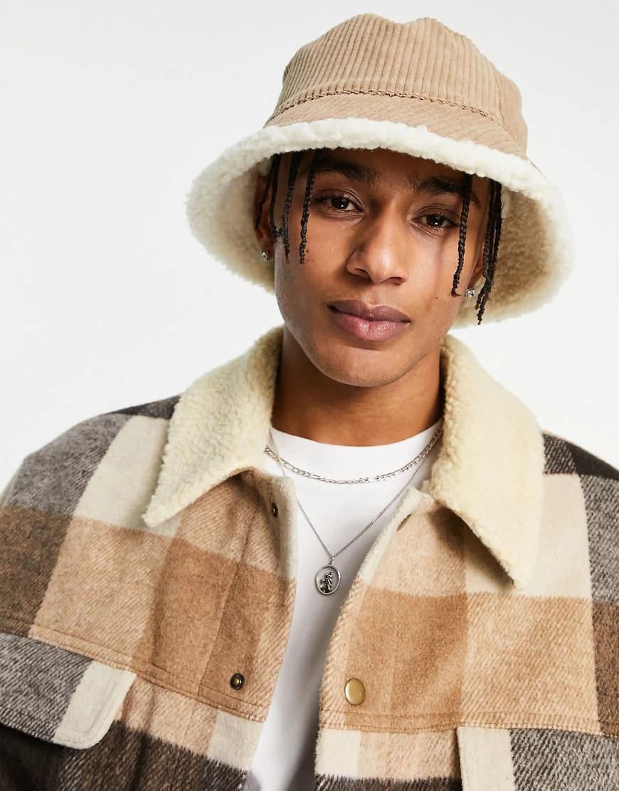 ASOS DESIGN – Wendbarer Anglerhut aus braunem Cord mit Teddyfell-Innenseite günstig online kaufen