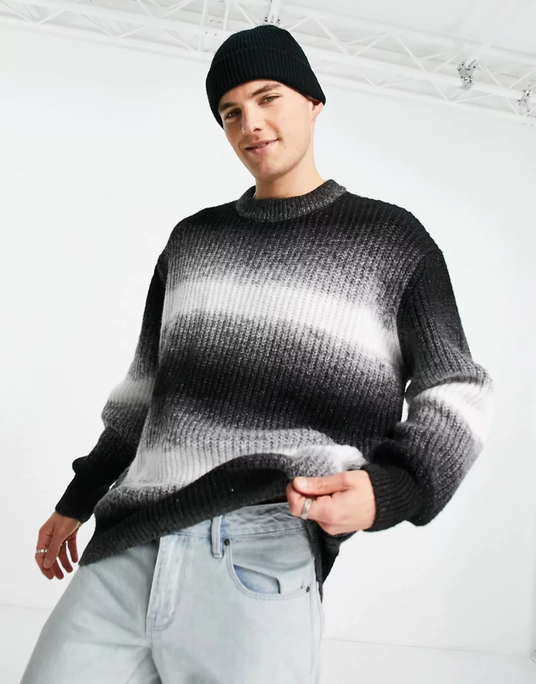 Topman – Pullover in Schwarz mit Ombré-Streifenmuster günstig online kaufen