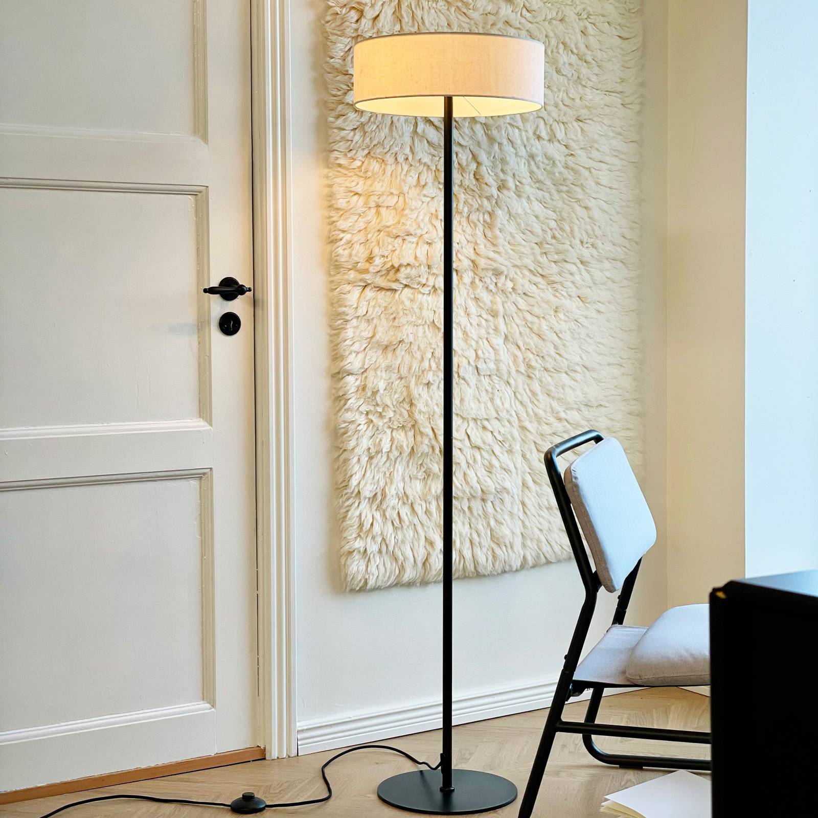 Dyberg Larsen Stehleuchte Calix, schwarz/naturfarben, 150 cm günstig online kaufen