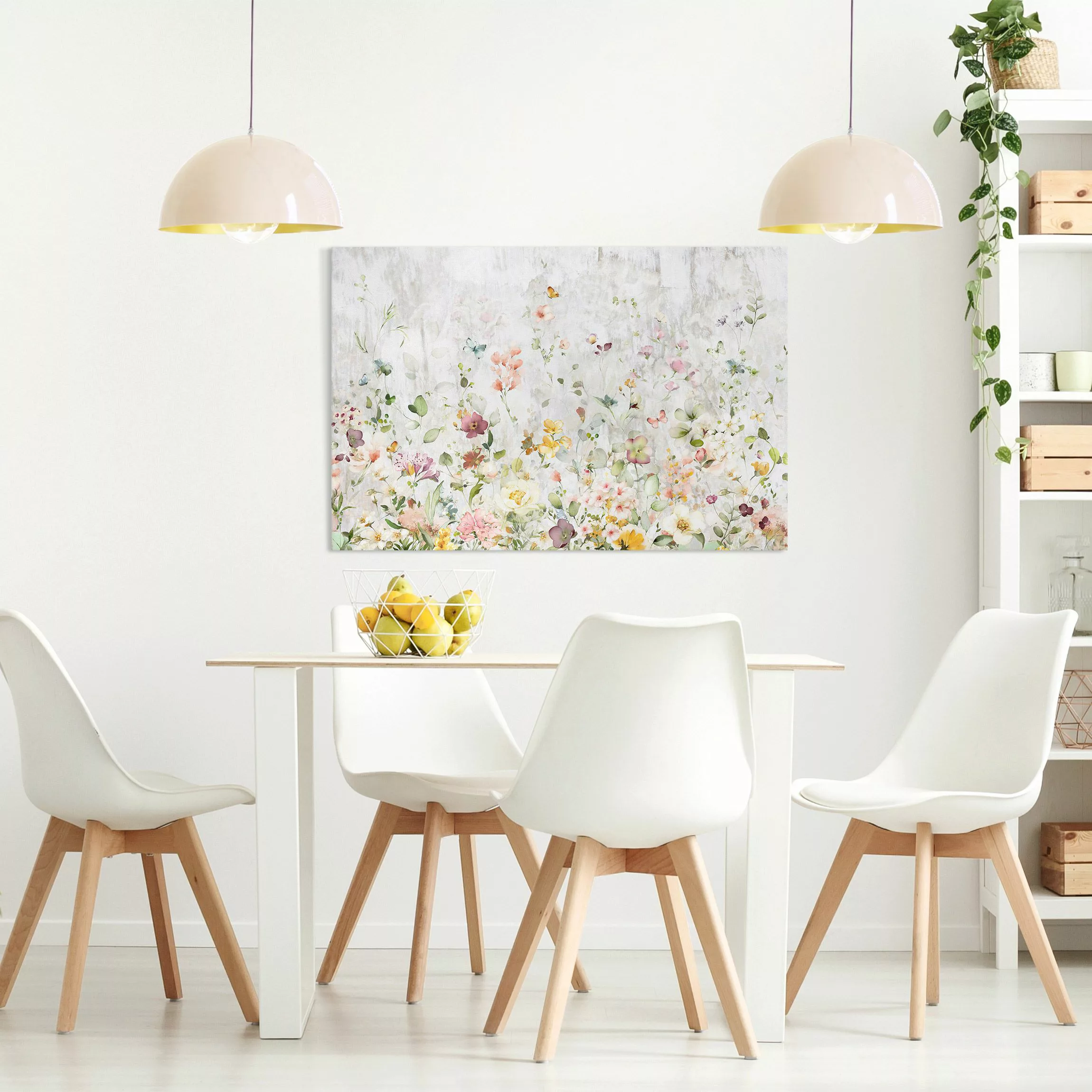 Leinwandbild Aquarell Blüten auf weißer Shabby Betonwand günstig online kaufen