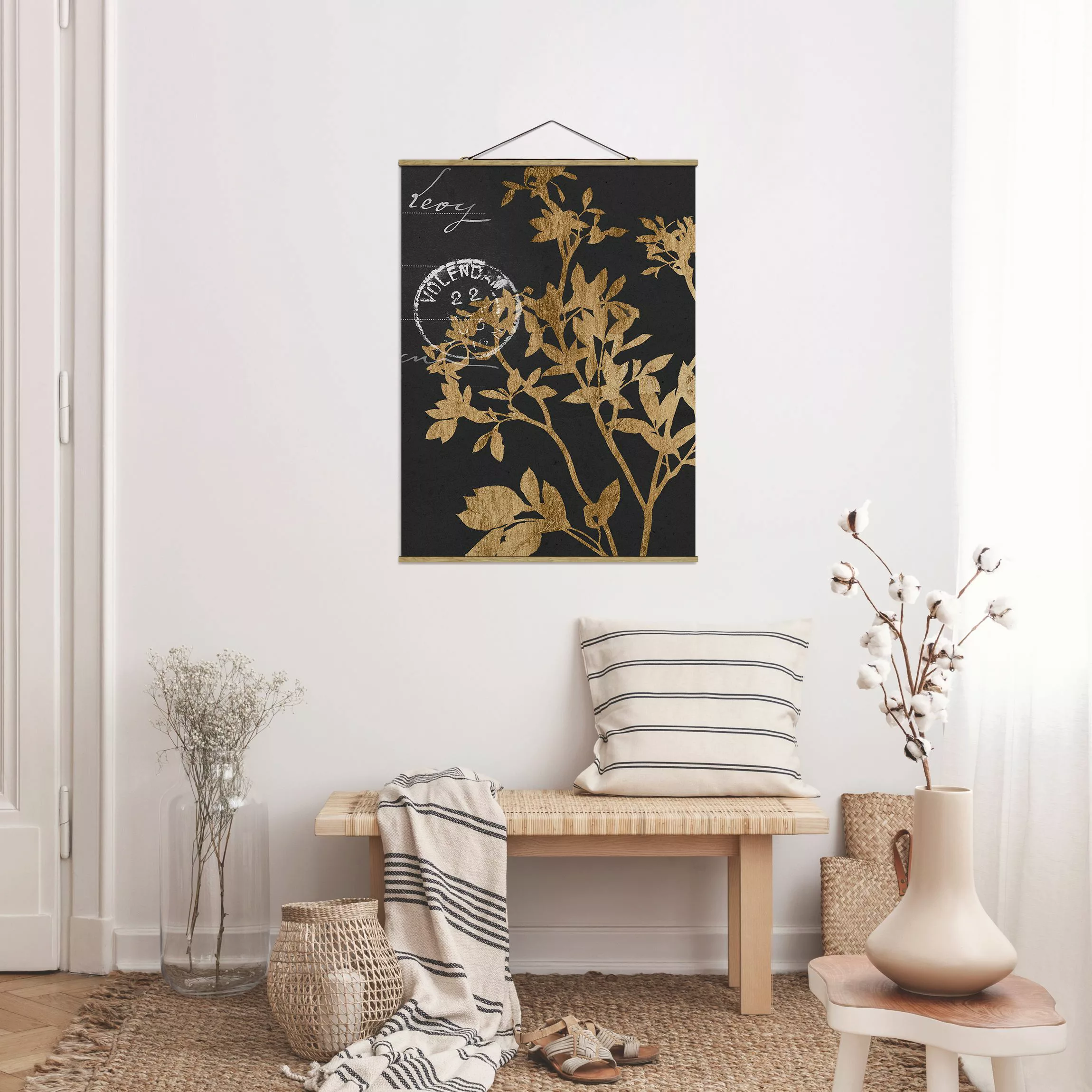 Stoffbild Blumen mit Posterleisten - Hochformat Goldene Blätter auf Mokka I günstig online kaufen