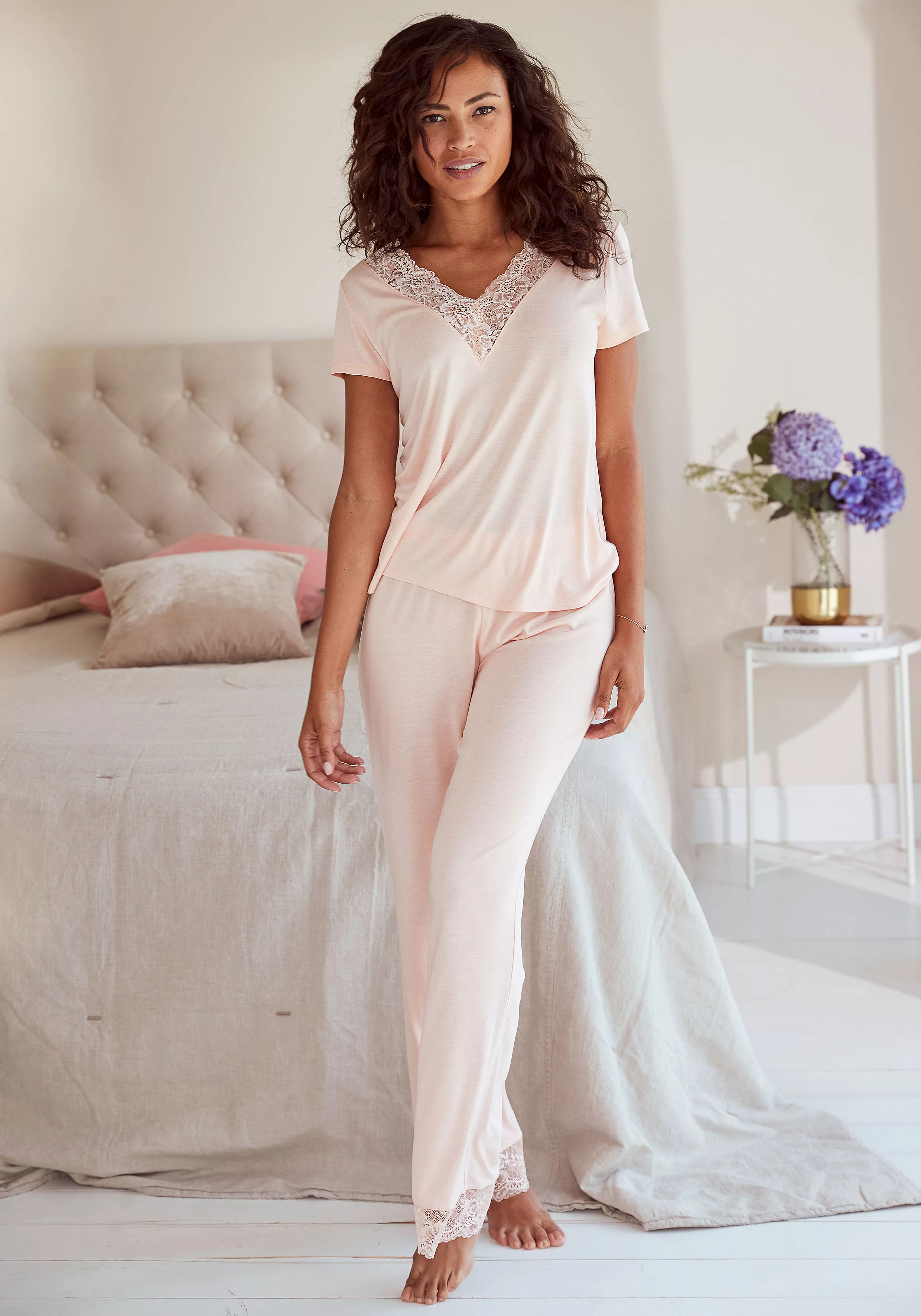 LASCANA Pyjama, (2 tlg.), mit Spitzendetails günstig online kaufen