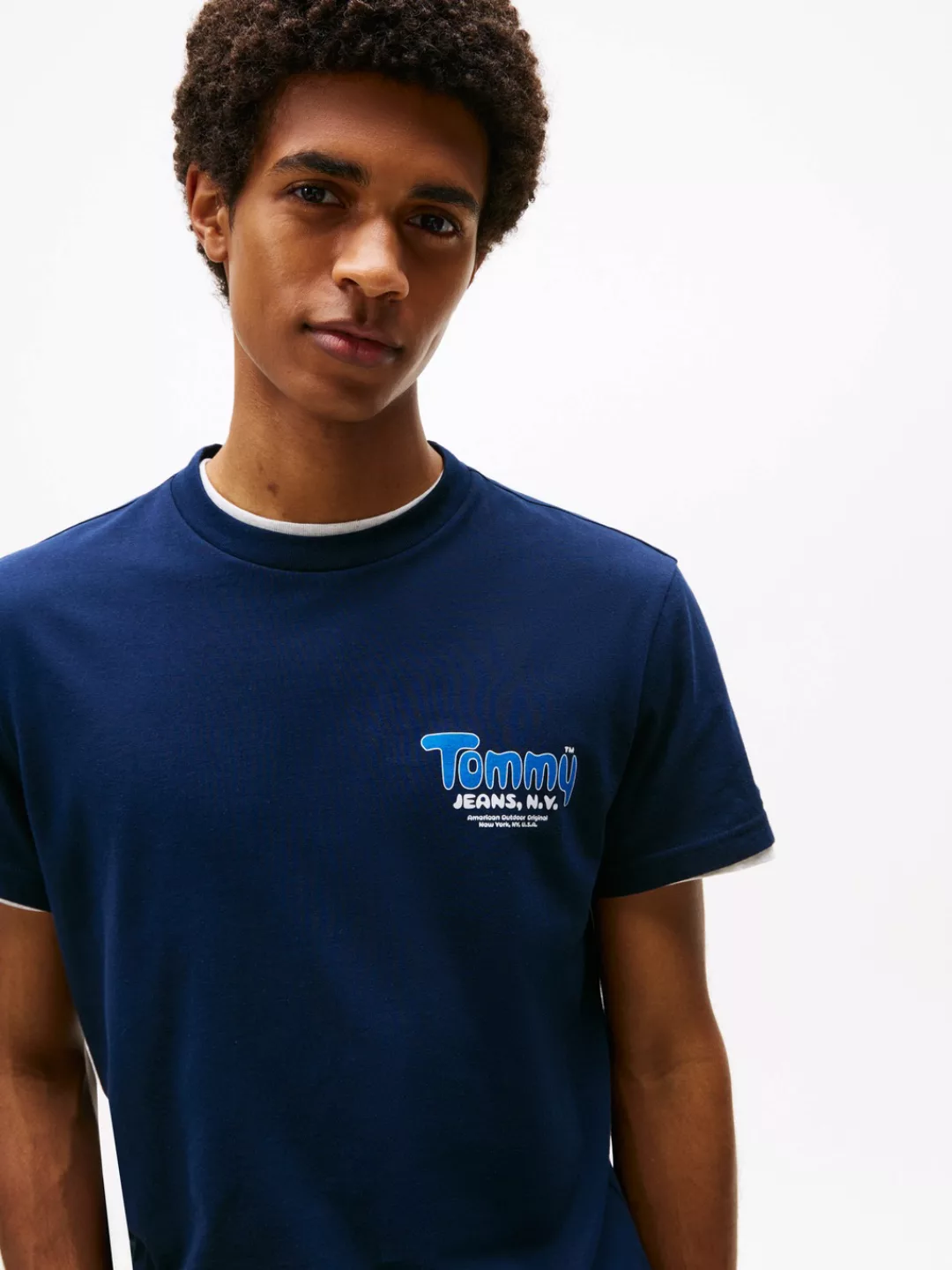 Tommy Jeans T-Shirt "FONT PLAY TEE", Slim fit mit Rundhalsausschnitt günstig online kaufen