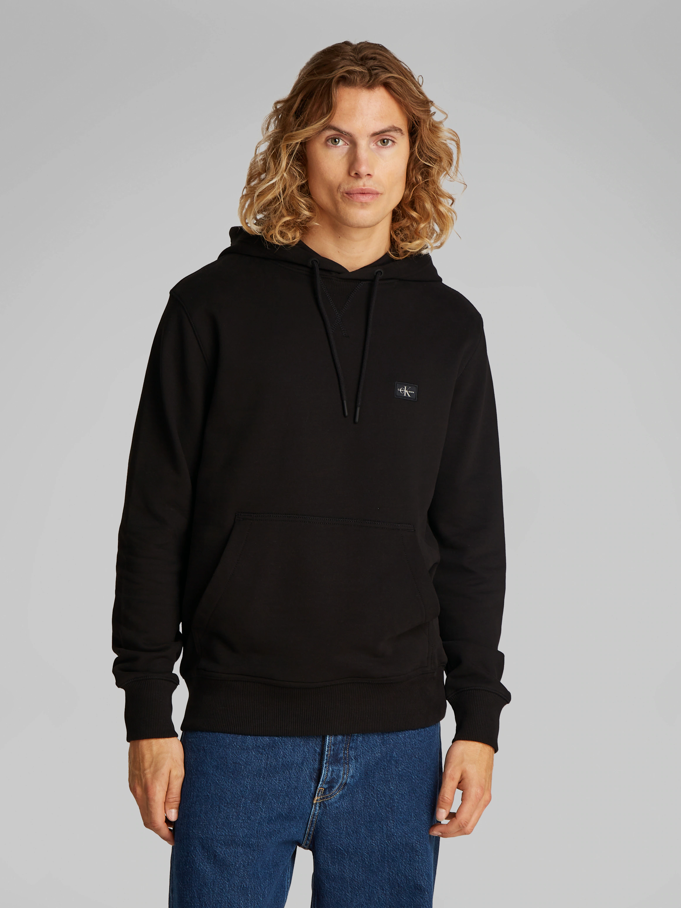 Calvin Klein Jeans Sweatshirt WOVEN LABEL HOODIE Kängurutasche, Logosticker günstig online kaufen