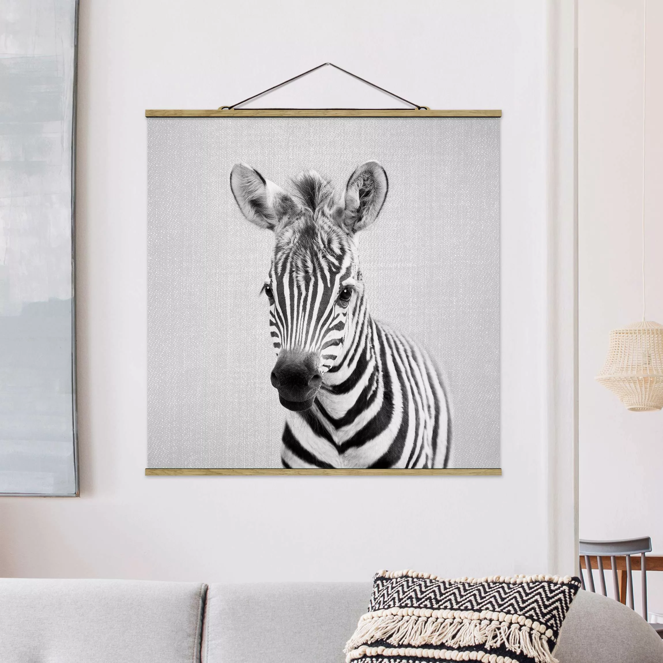 Stoffbild mit Posterleisten Baby Zebra Zoey Schwarz Weiß günstig online kaufen