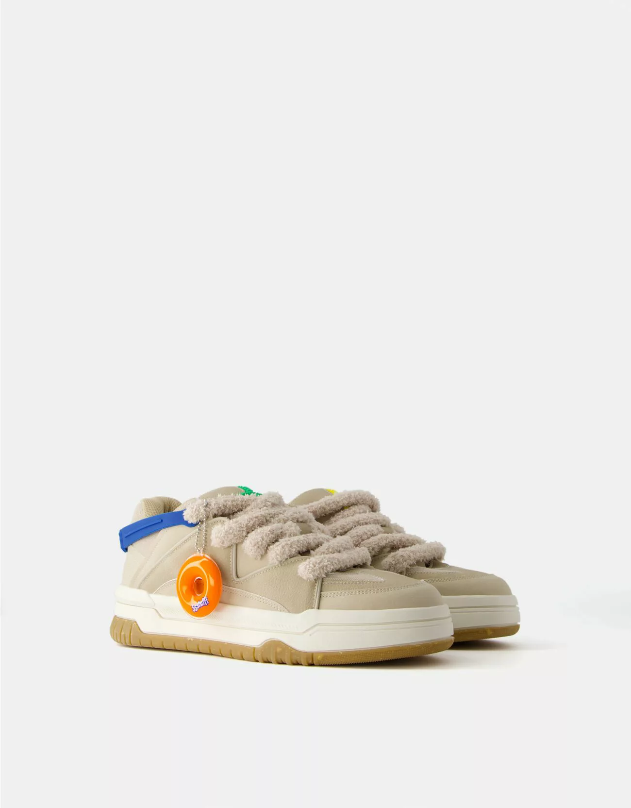 Bershka Sneaker Ssstufff X Berssshka Schlüsselanhänger Damen 35 Sandfarbe günstig online kaufen