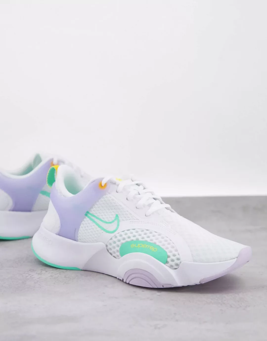 Nike Training – SuperRep Go2 – Sneaker in Weiß günstig online kaufen