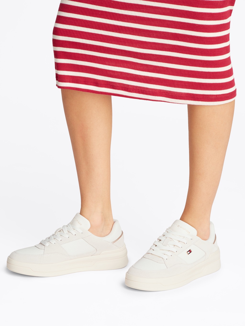 Tommy Hilfiger Plateausneaker "ESSENTIAL BASKET SNEAKER", Freizeitschuh, Ha günstig online kaufen