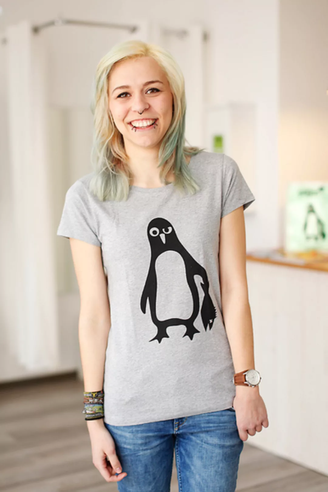 Pinguin Paul - Frauen Fair Wear Shirt - Heather Grey günstig online kaufen