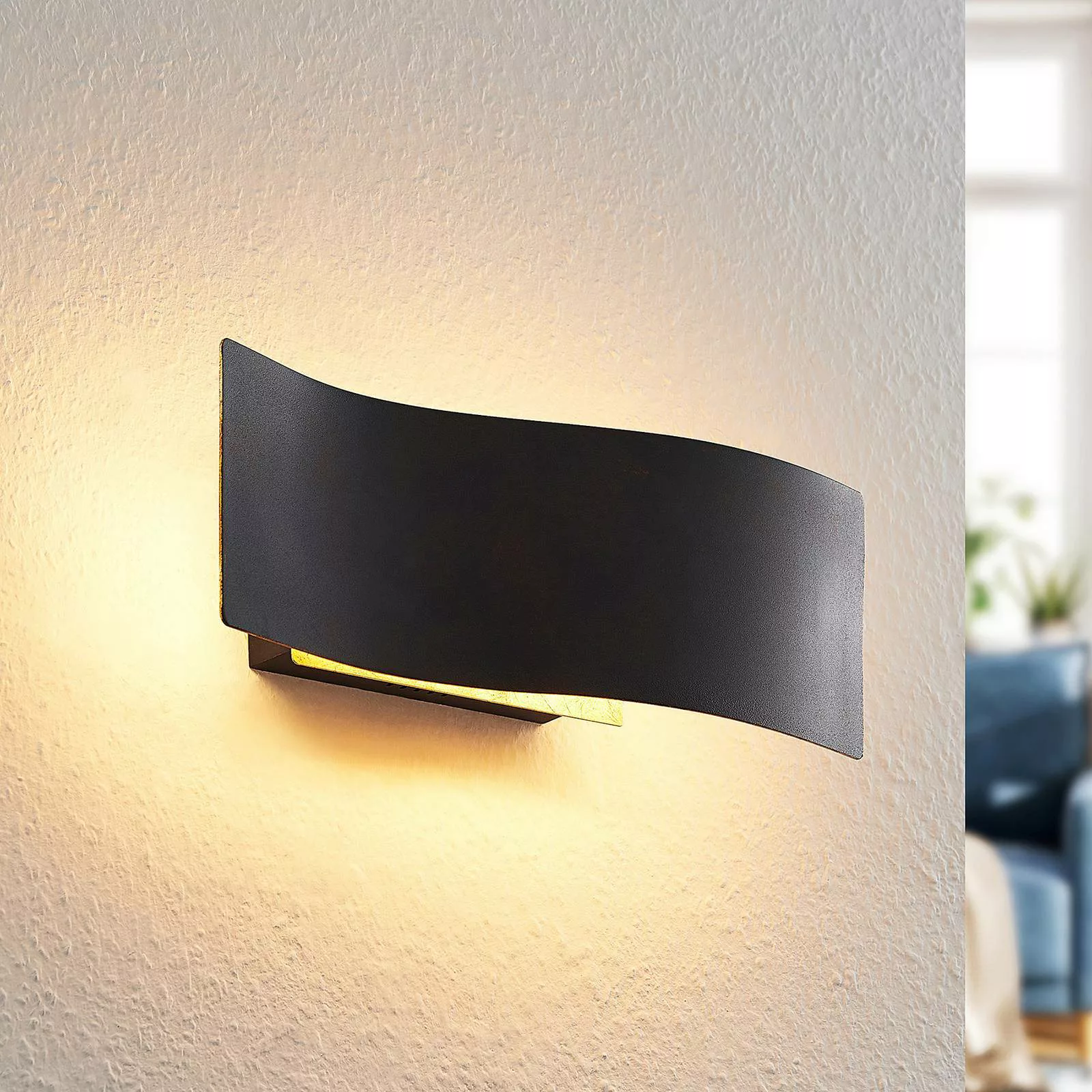 Lindby Larisa LED-Wandleuchte in welliger Form günstig online kaufen