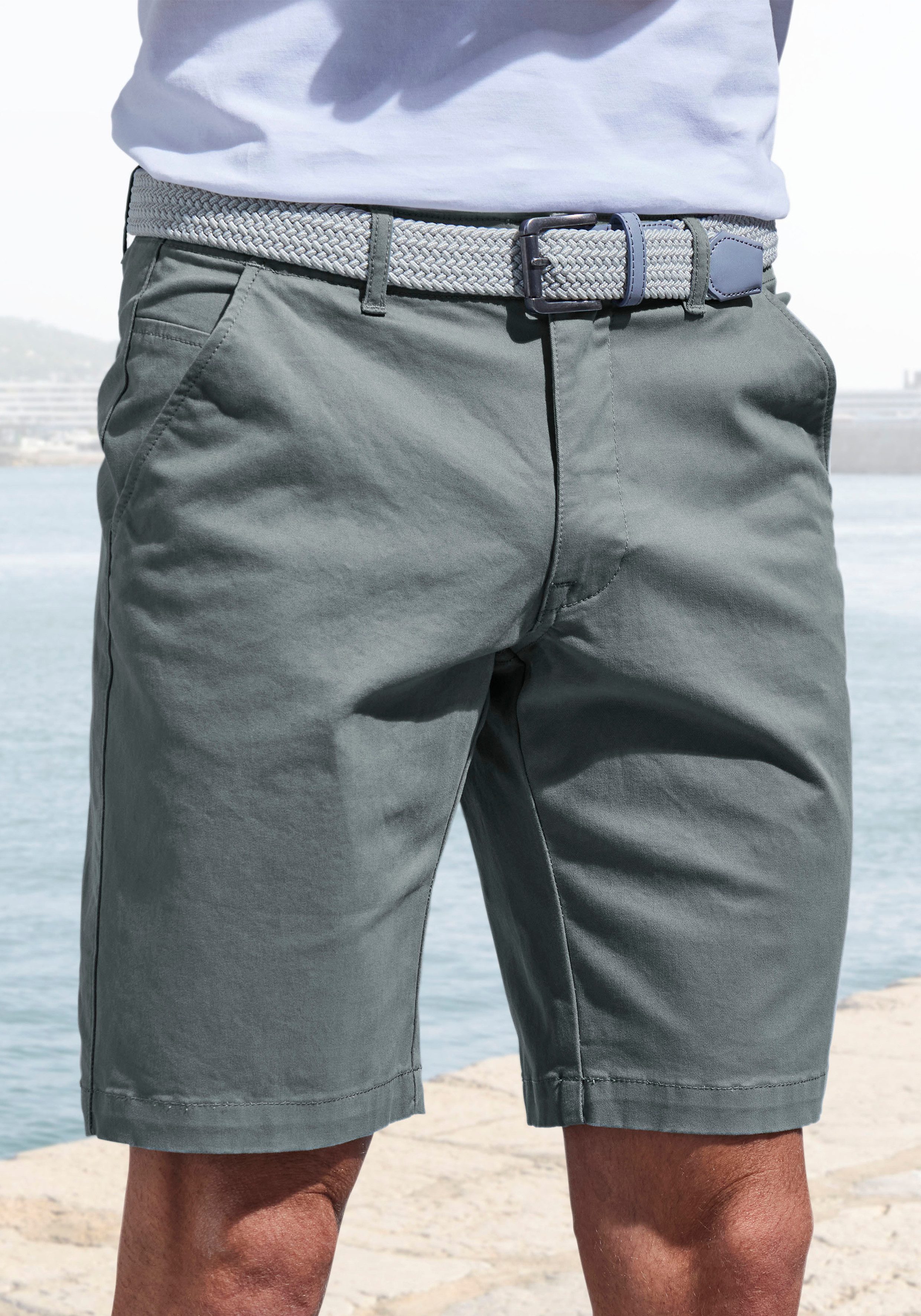 John Devin Chinoshorts "regular-fit", Shorts aus elastischer Baumwoll-Quali günstig online kaufen