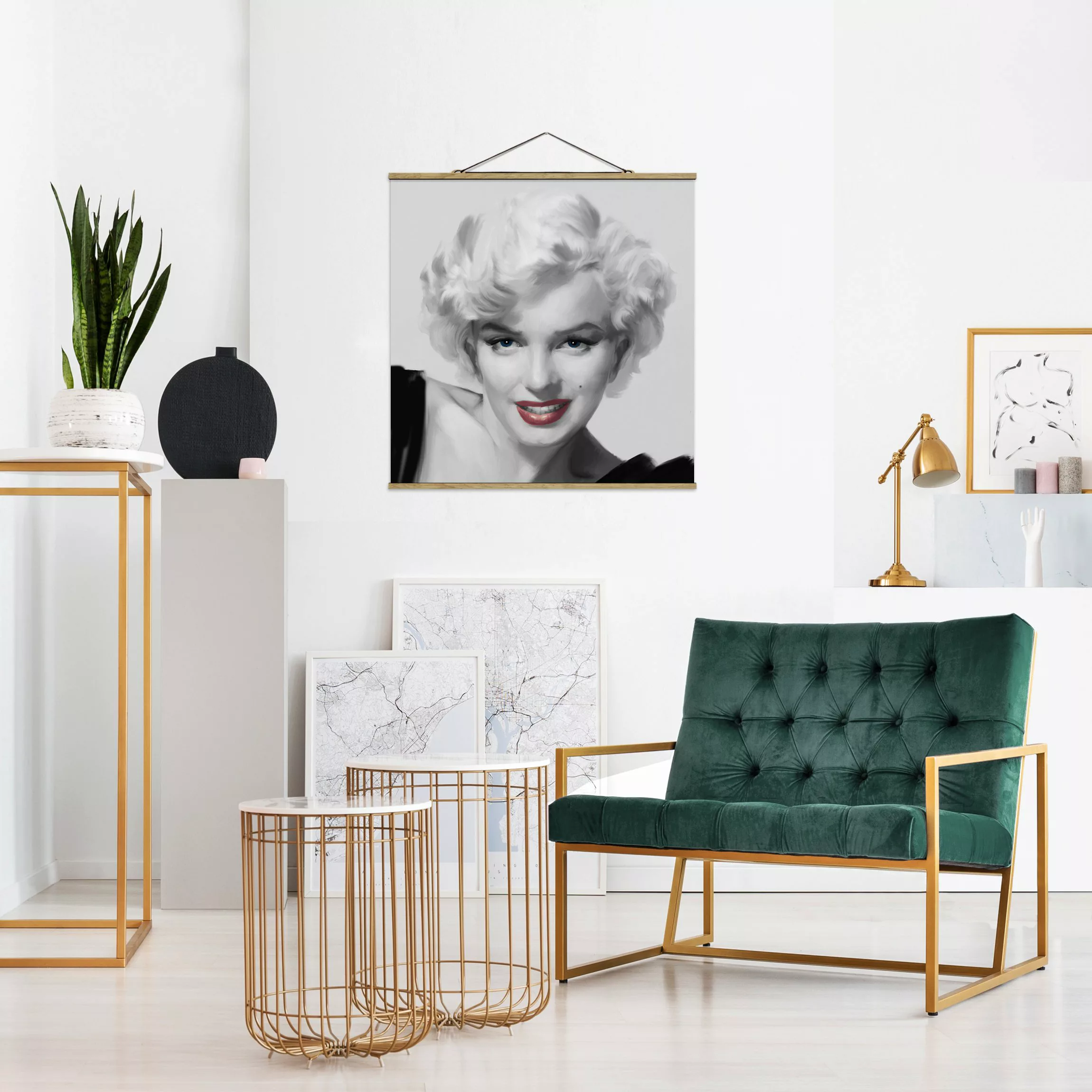 Stoffbild Kunstdruck mit Posterleisten - Quadrat Marilyn auf Sofa günstig online kaufen