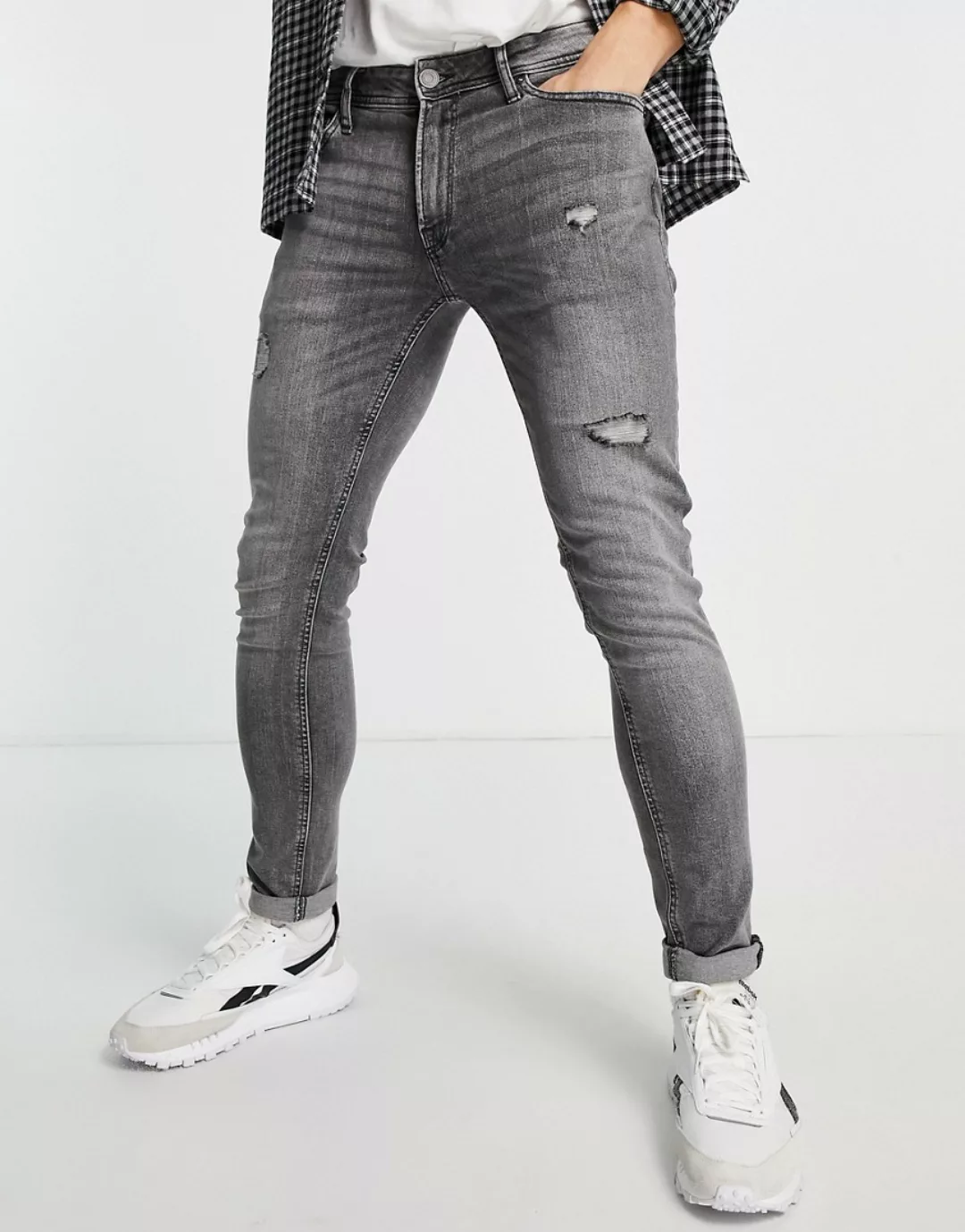 Jack & Jones Intelligence – Liam – Eng geschnittene Jeans in Grau mit Abnut günstig online kaufen