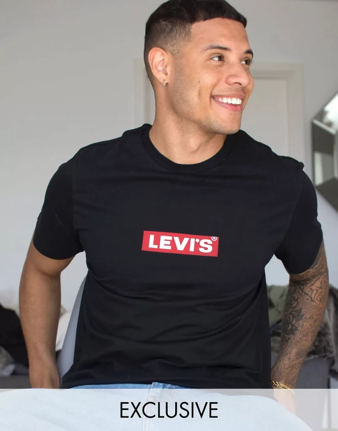 Levi's – T-Shirt in Schwarz mit kleinem Logofeld auf der Brust günstig online kaufen