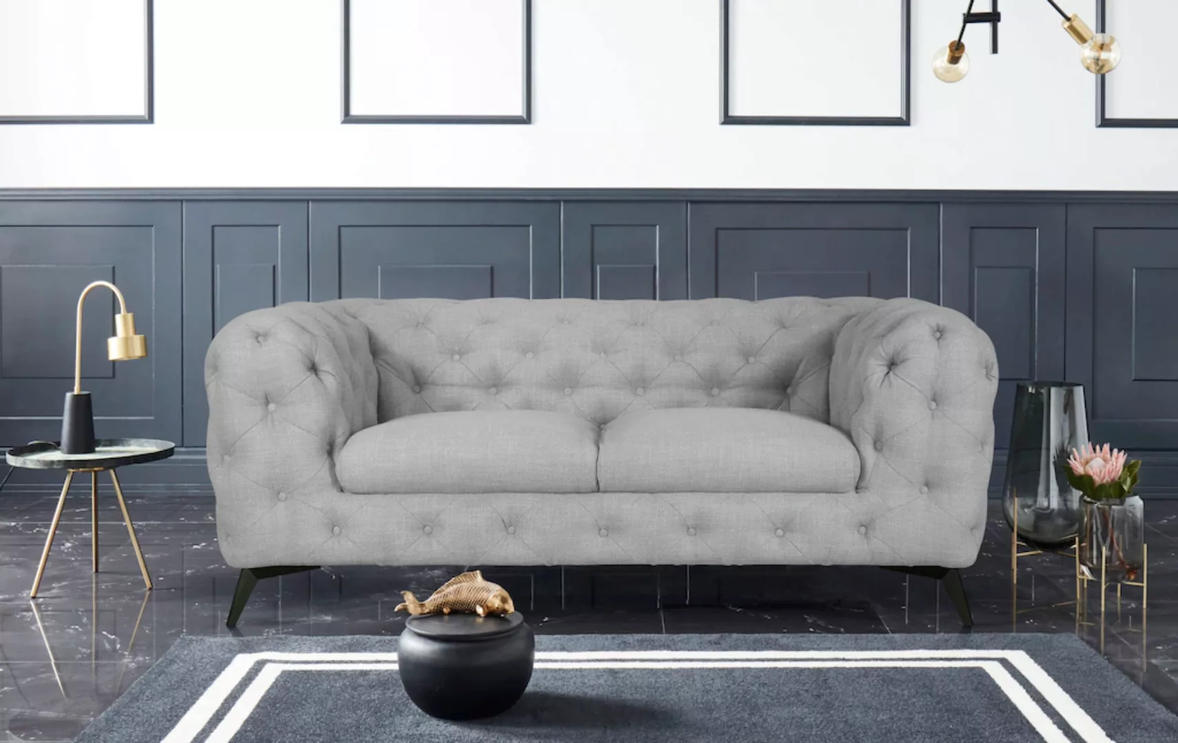 Leonique Chesterfield-Sofa "Glynis", aufwändige Knopfheftung, moderne Chest günstig online kaufen