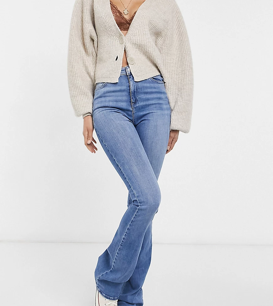 ASOS DESIGN Tall – Lift and Contour – Schlagjeans mit hohem Bund in heller günstig online kaufen