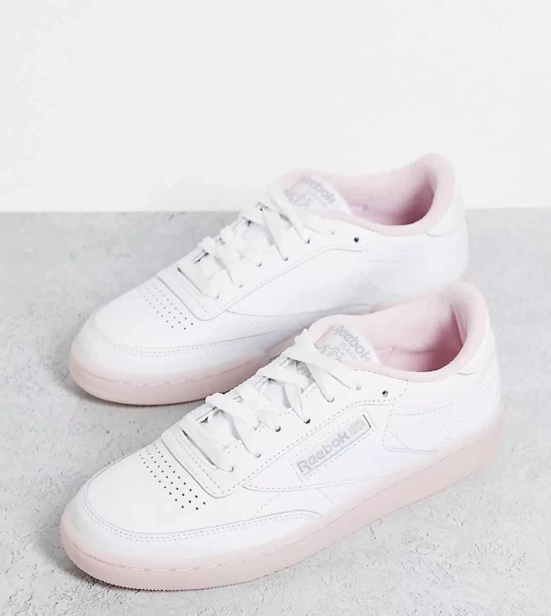 Reebok – Club C 85 – Sneaker in Weiß und Rosa mit Herzdetail, exklusiv bei günstig online kaufen