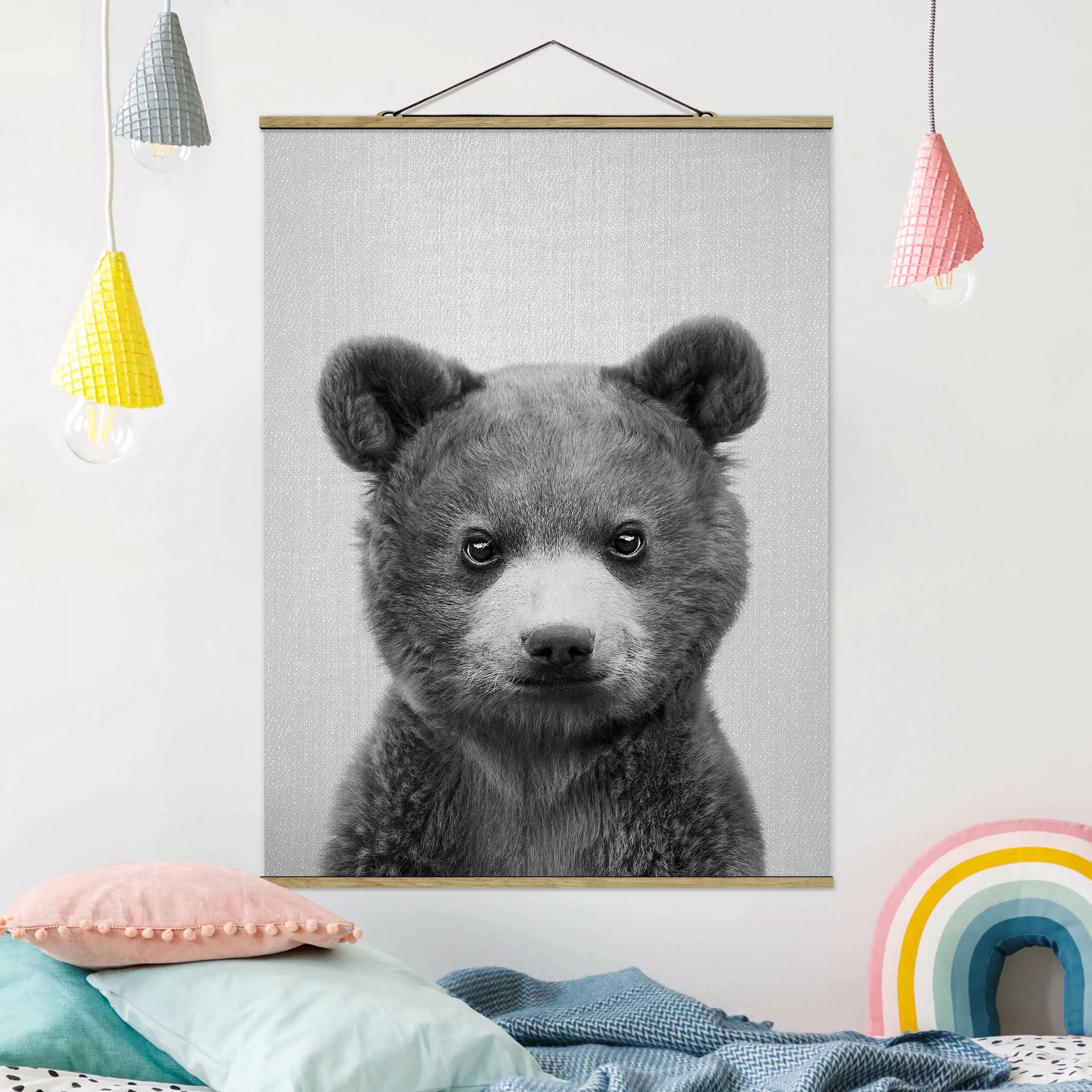 Stoffbild mit Posterleisten Baby Bär Bruno Schwarz Weiß günstig online kaufen