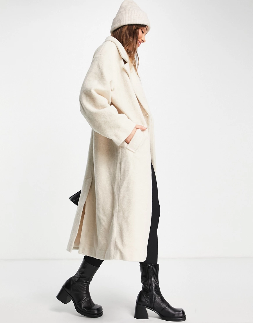 ASOS DESIGN – Bouclé-Mantel mit Oversize-Passform in Camel-Weiß günstig online kaufen