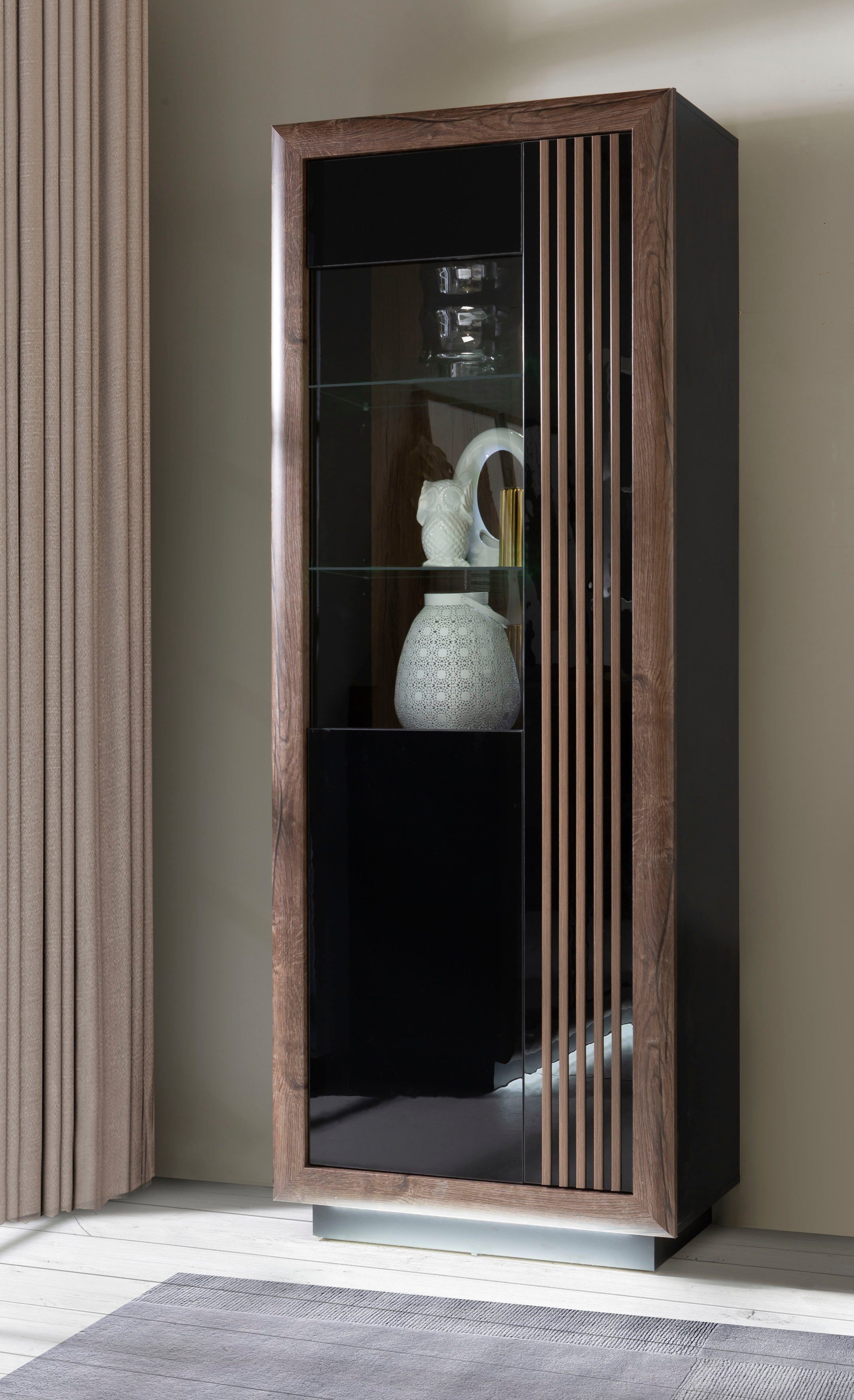 FORTE Vitrine "Savona", Höhe 197 cm, inkl. Sockelbeleuchtung günstig online kaufen