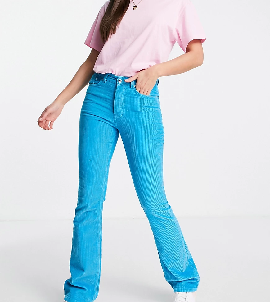 ASOS DESIGN Tall – Feste Jeans aus Cord mit ausgestelltem Bein und niedrige günstig online kaufen
