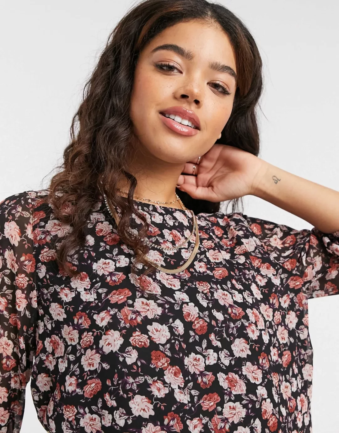 JDY – Kurzärmlige Bluse mit Blumenprint-Schwarz günstig online kaufen