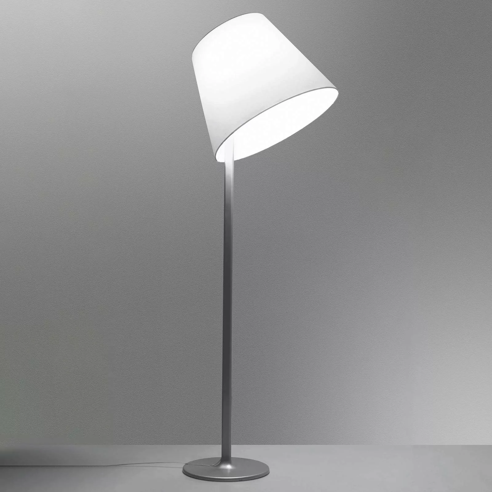 Artemide Melampo Stehleuchte, 217 cm, grau günstig online kaufen