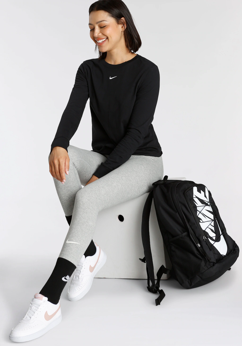 Nike Sportswear Langarmshirt "ESSENTIALS WOMENS T-SHIRT" günstig online kaufen