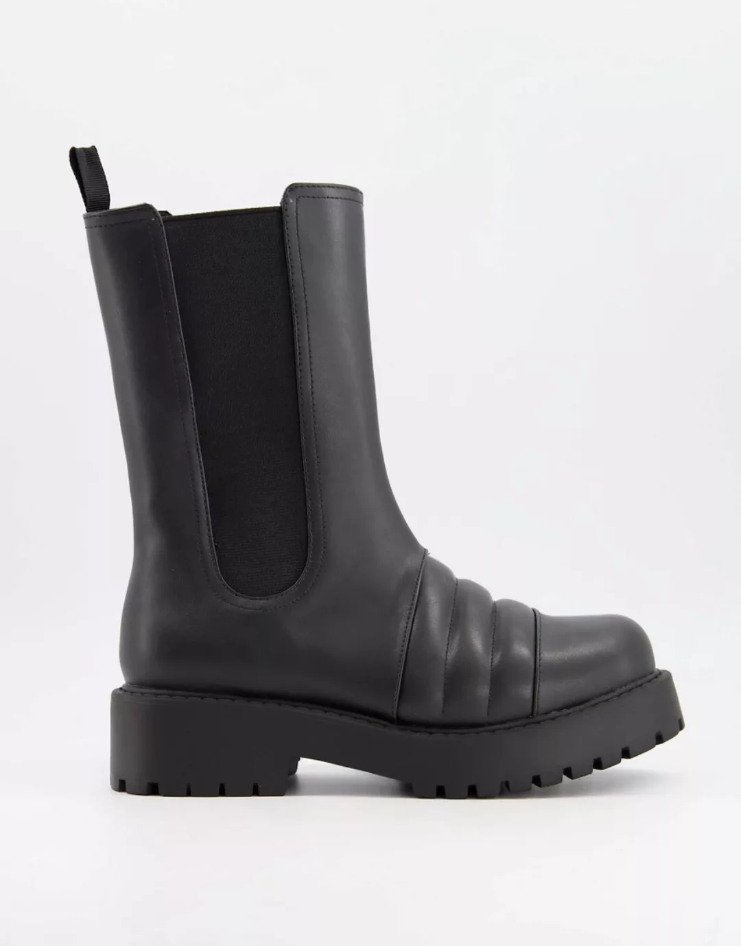 Monki – Uno – Robuste, hohe Stiefel aus Lederimitat in Schwarz günstig online kaufen