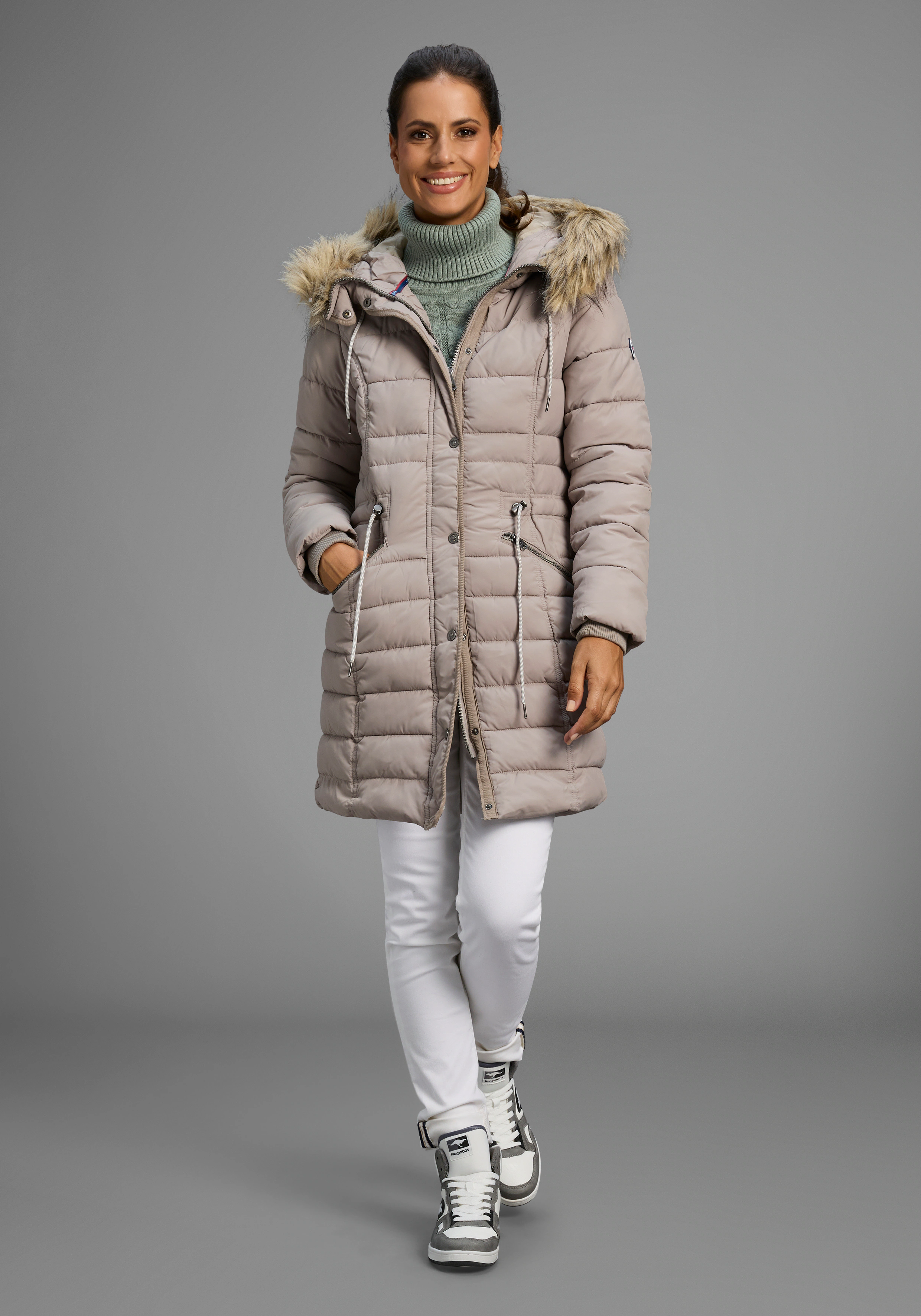 KangaROOS Steppjacke, mit Kapuze, figurbetonter Schnitt, mit Reißverschluss günstig online kaufen