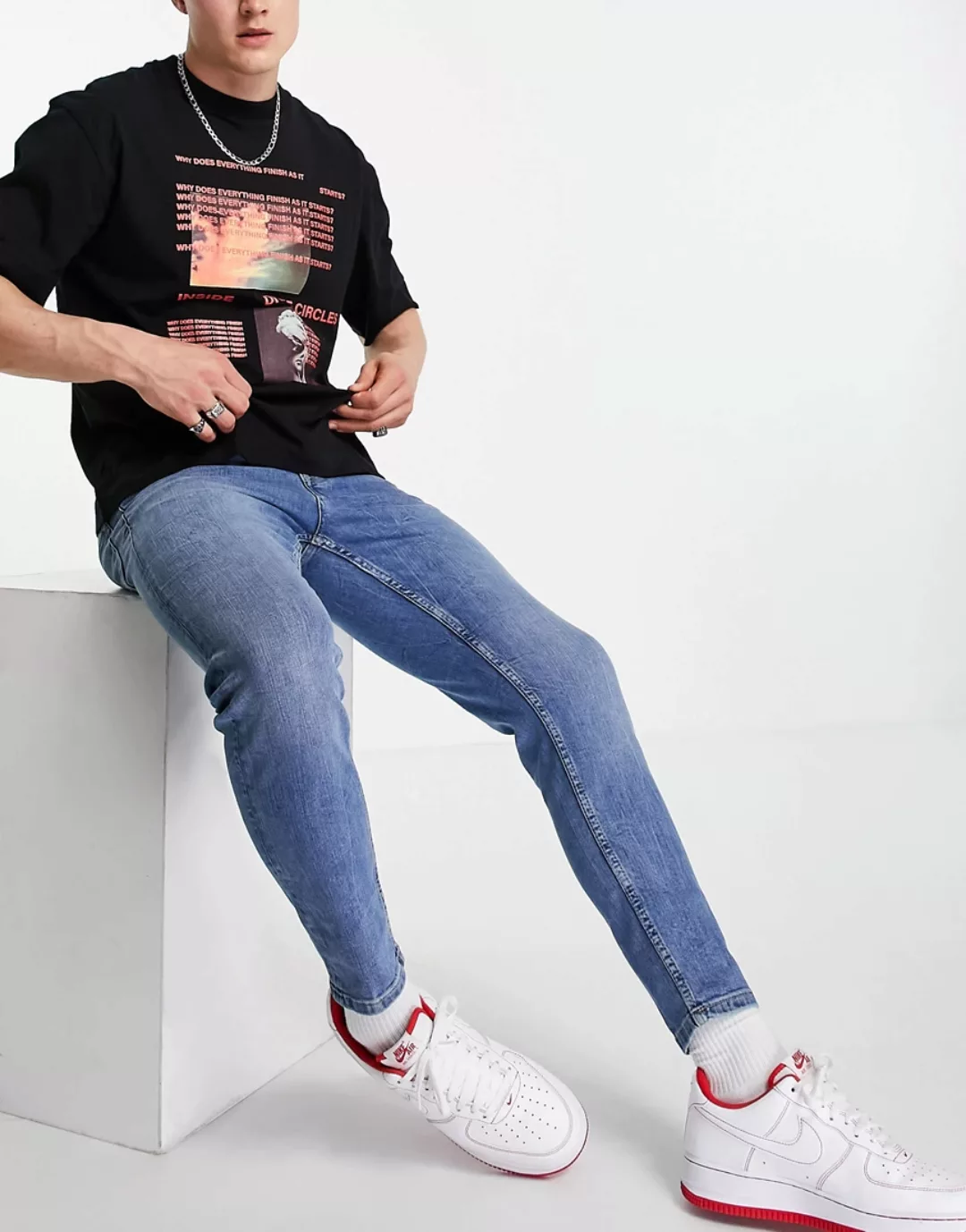 Topman – Schmal zulaufende Stretch-Jeans in mittlerer Waschung-Blau günstig online kaufen