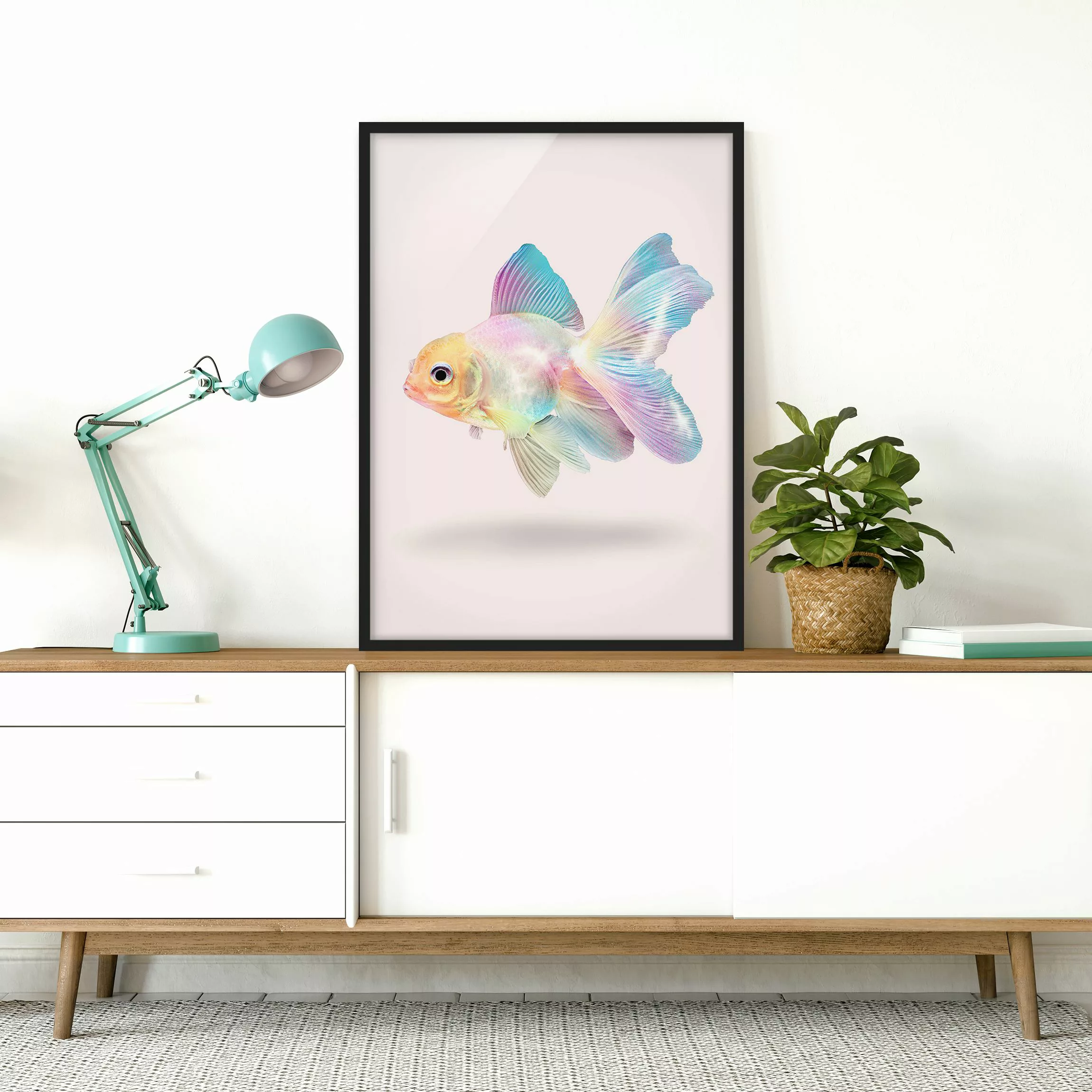 Bild mit Rahmen Tiere - Hochformat Fisch in Pastell günstig online kaufen