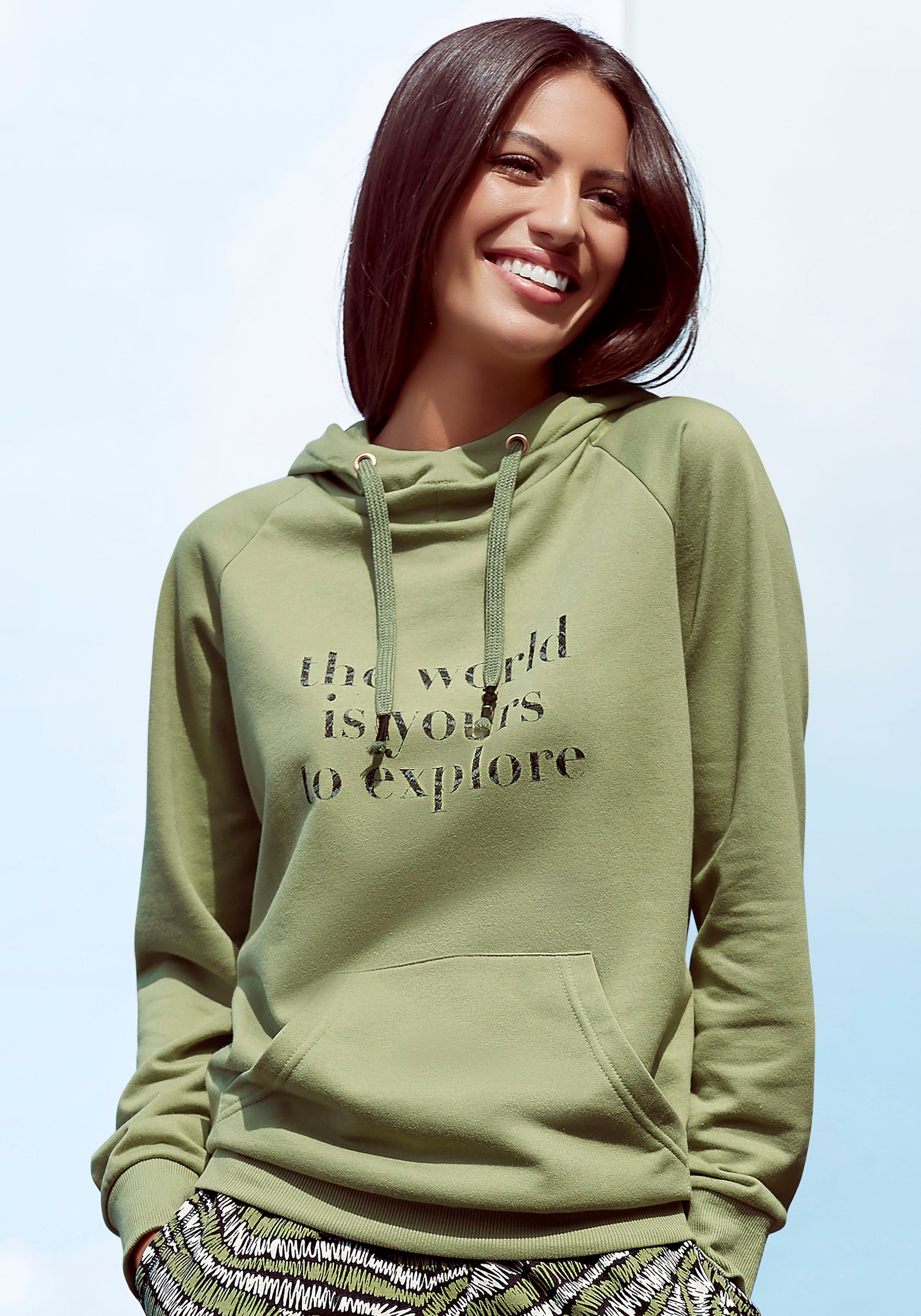 LASCANA Hoodie, mit Statement Druck, Loungewear günstig online kaufen