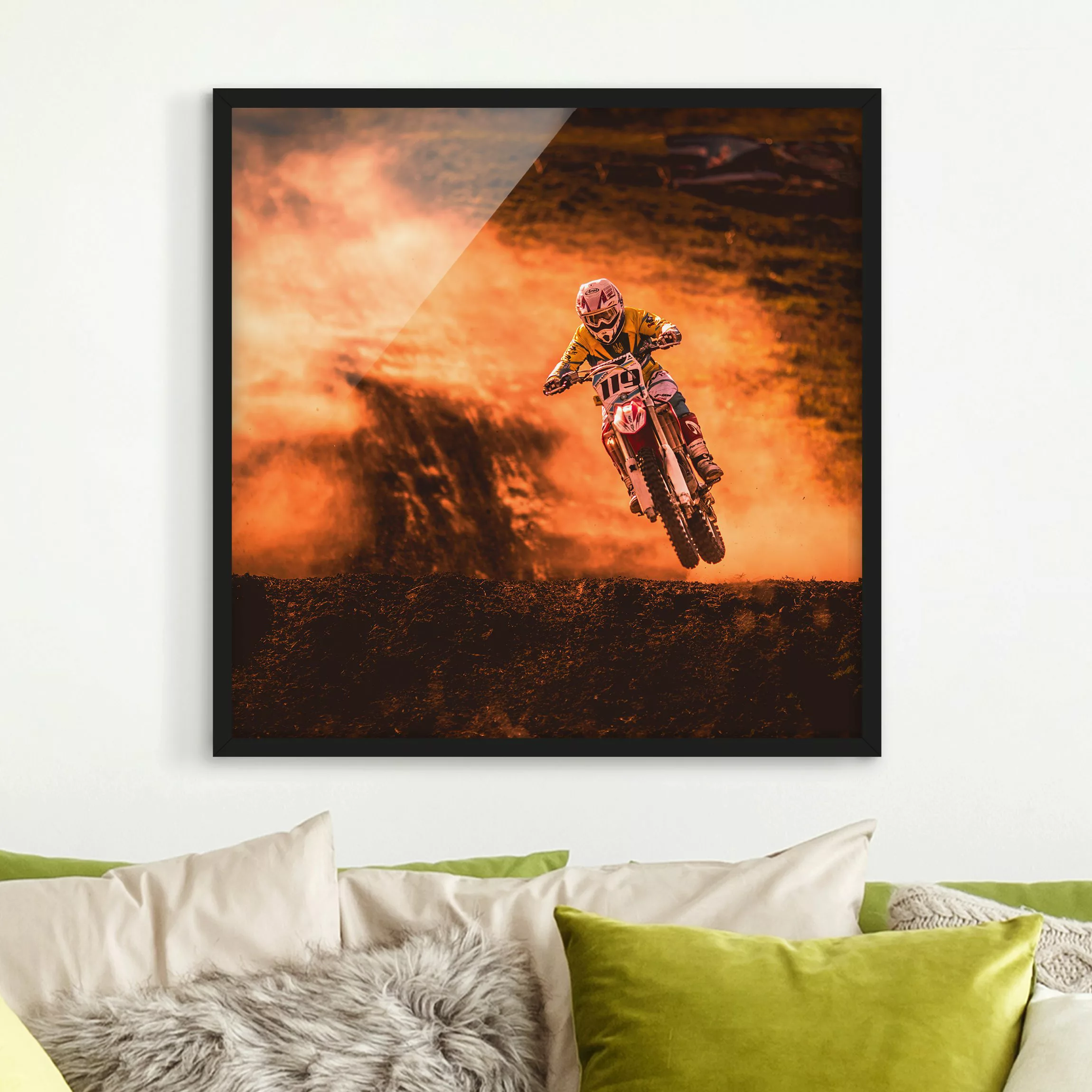 Bild mit Rahmen Kinderzimmer - Quadrat Motocross im Staub günstig online kaufen