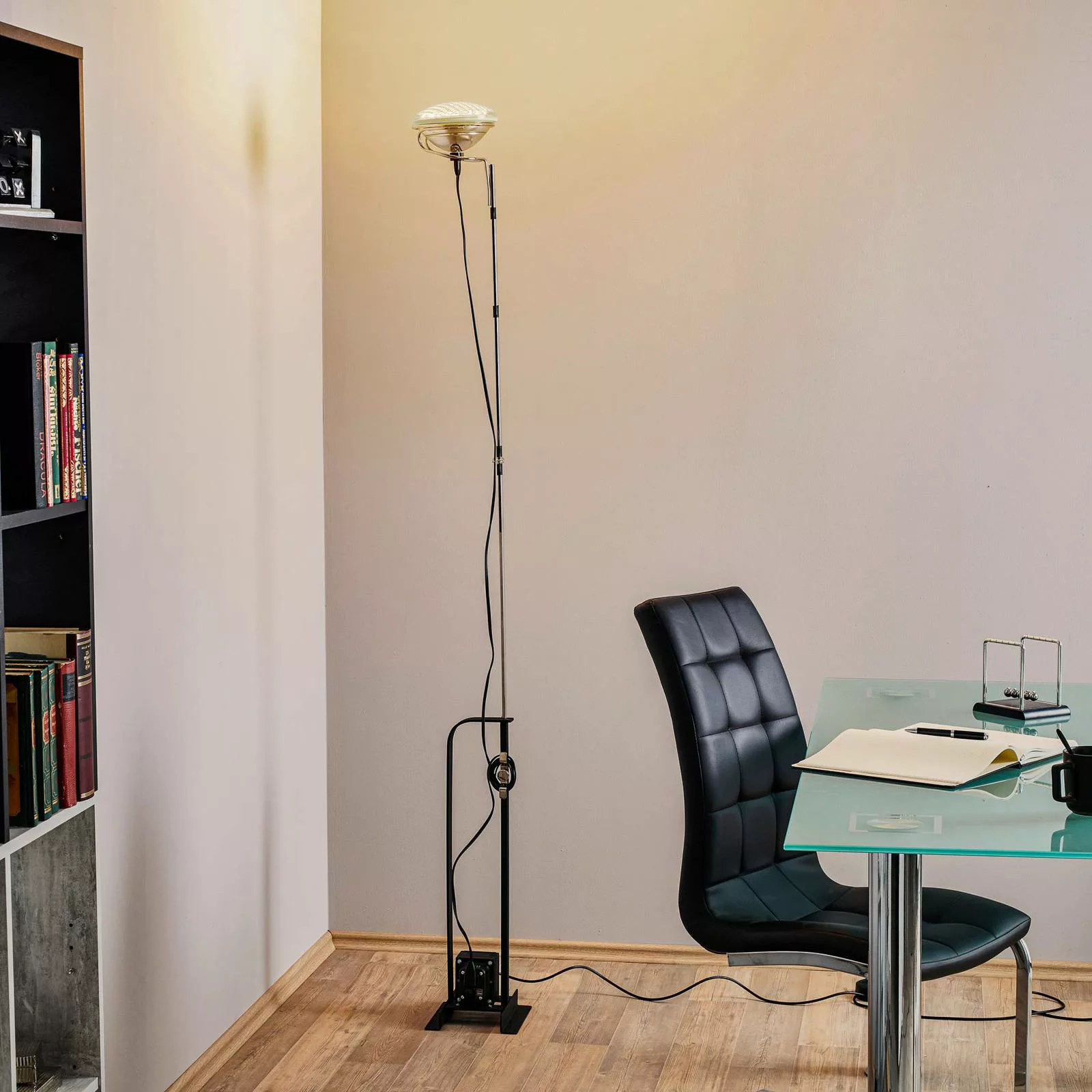 FLOS Stehlampe Toio Limited Edition, schwarz, Metall, 195 cm günstig online kaufen