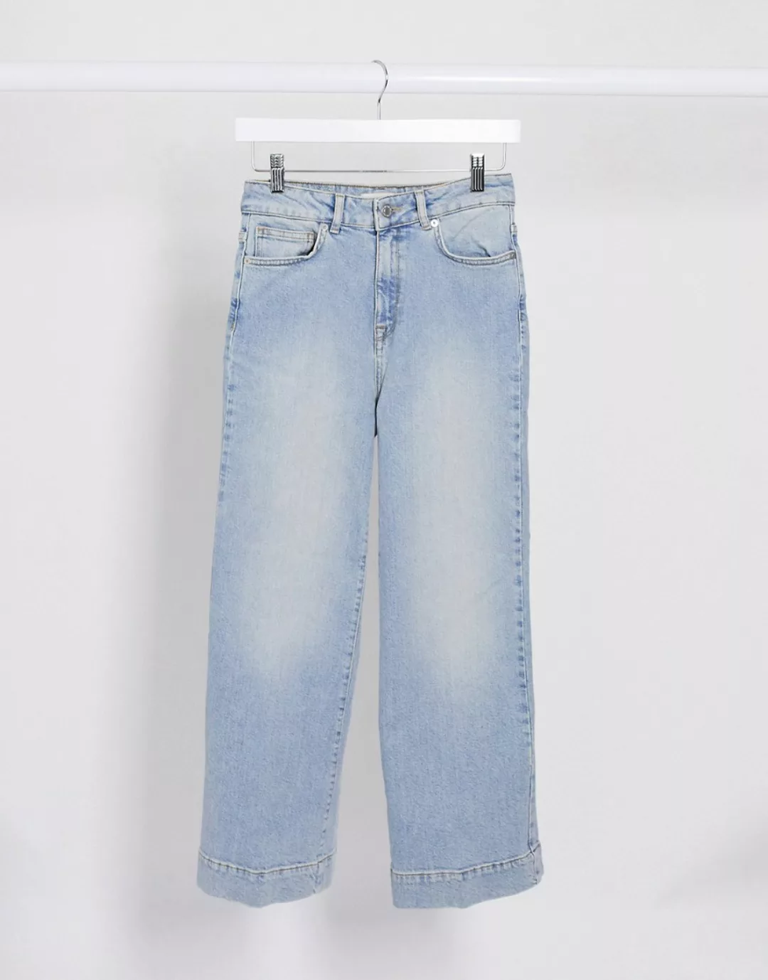 Selected Femme – Kurz geschnittene Jeans mit weitem Bein, in Blau günstig online kaufen