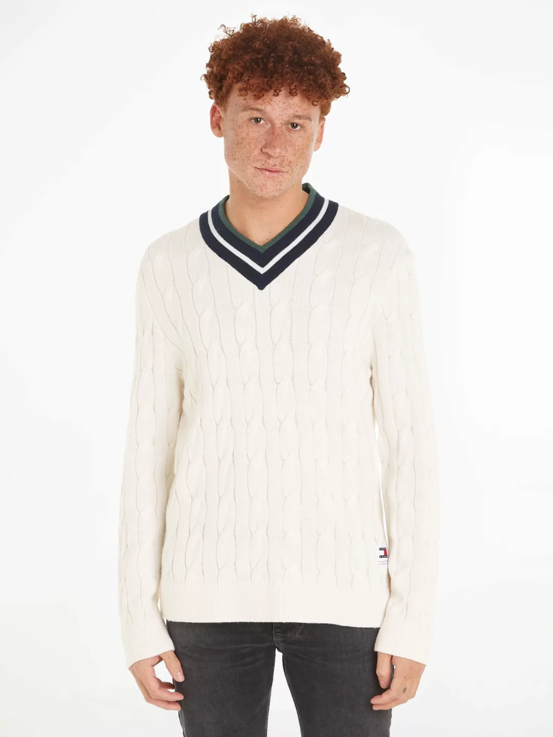 Tommy Jeans Strickpullover "TJM REG V-NECK CABLE SWEATER", mit zartem Zopfm günstig online kaufen