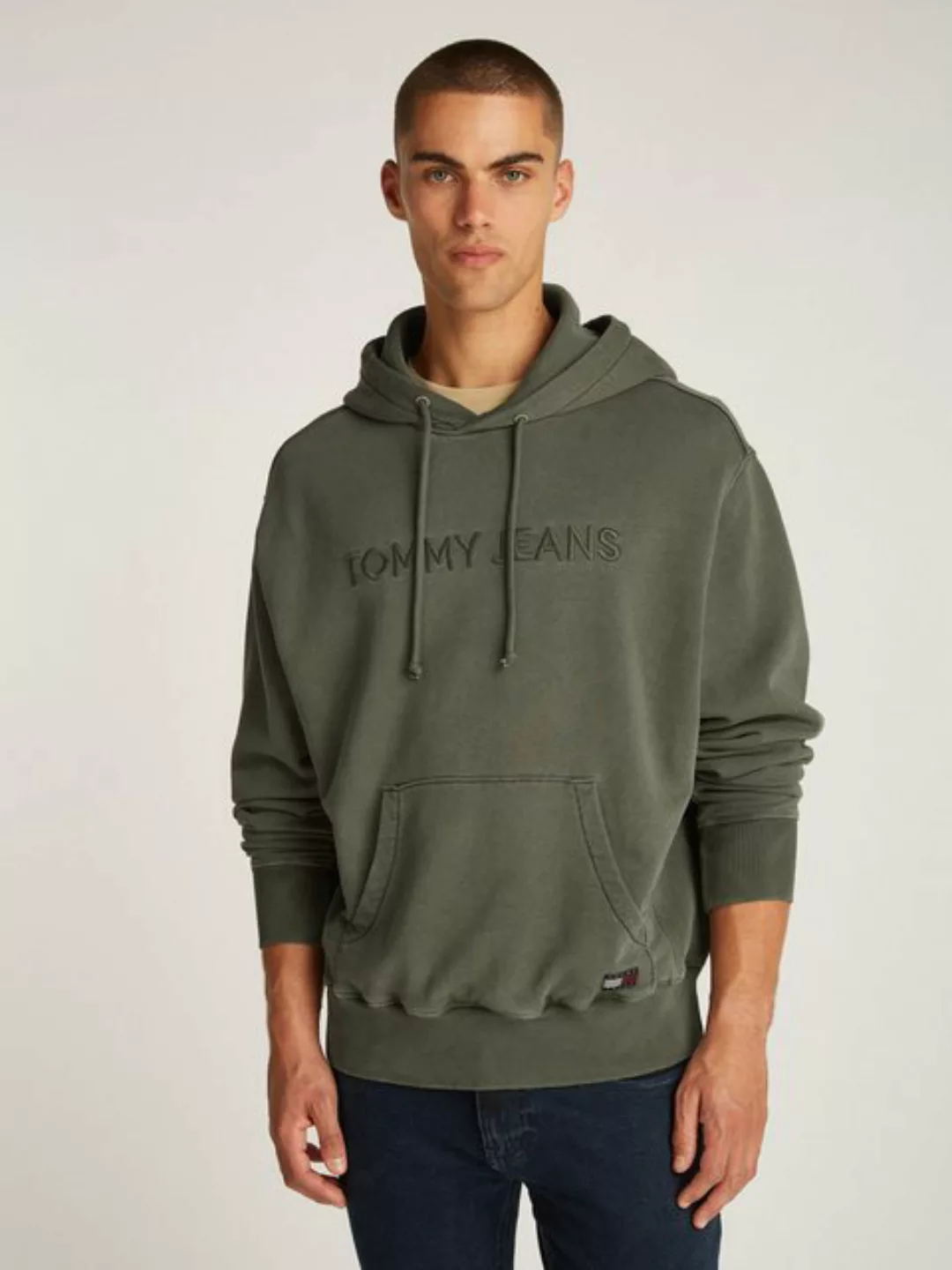 Tommy Jeans Hoodie TJM RLX TJ LABEL HOODIE mit großer Logostickerei günstig online kaufen